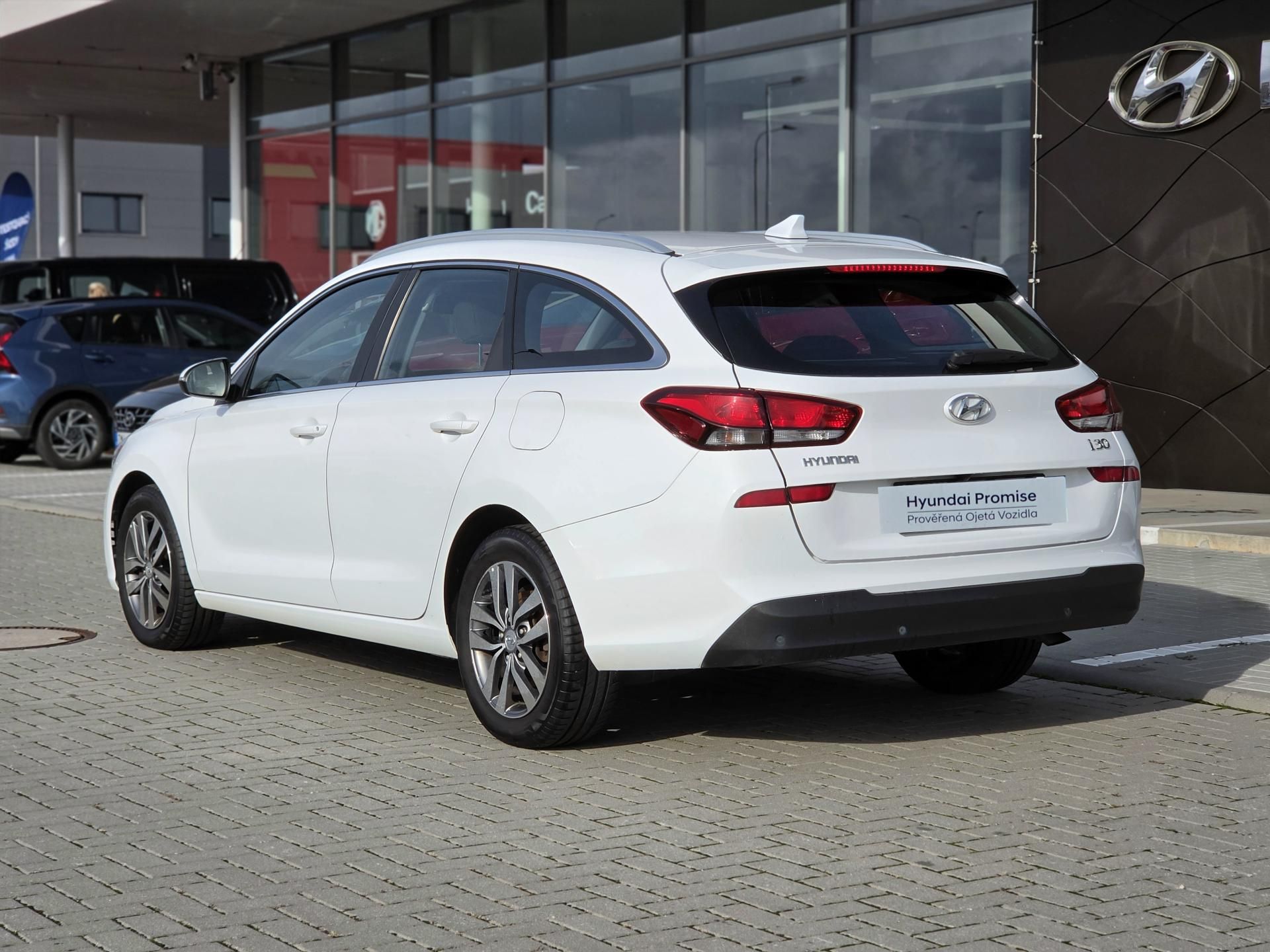 Hyundai i30, 1,4 TGDI 103kW STYLE NAV - fotka 3