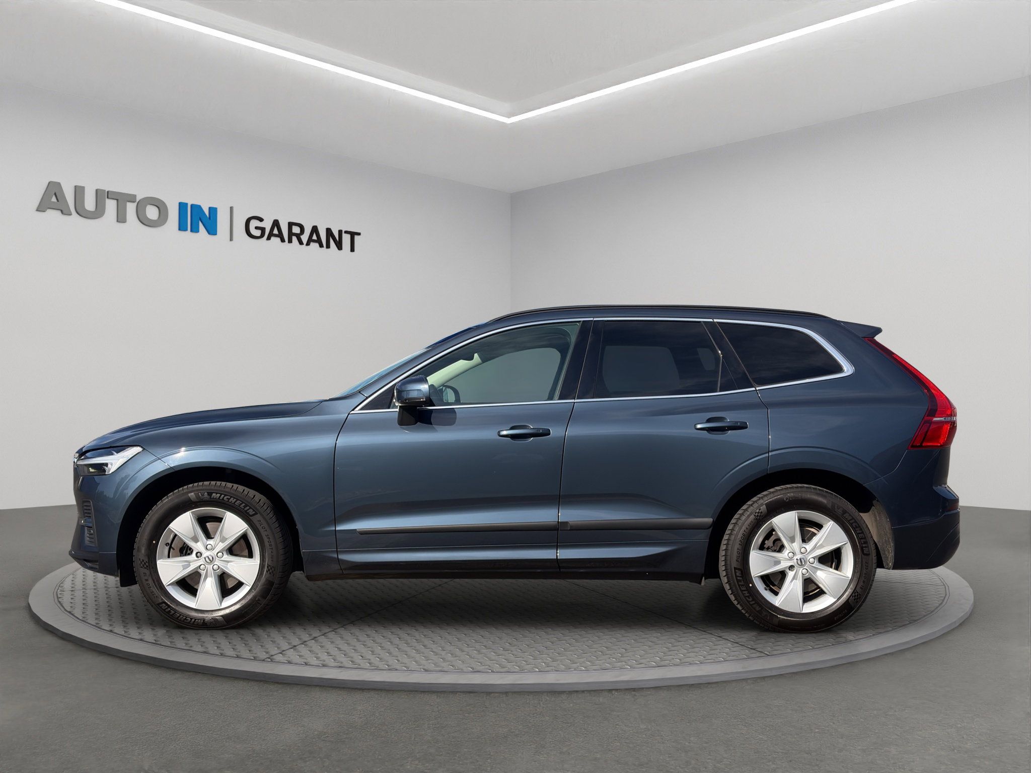 Volvo XC60, Momentum Pro B4, Tažné - fotka 3