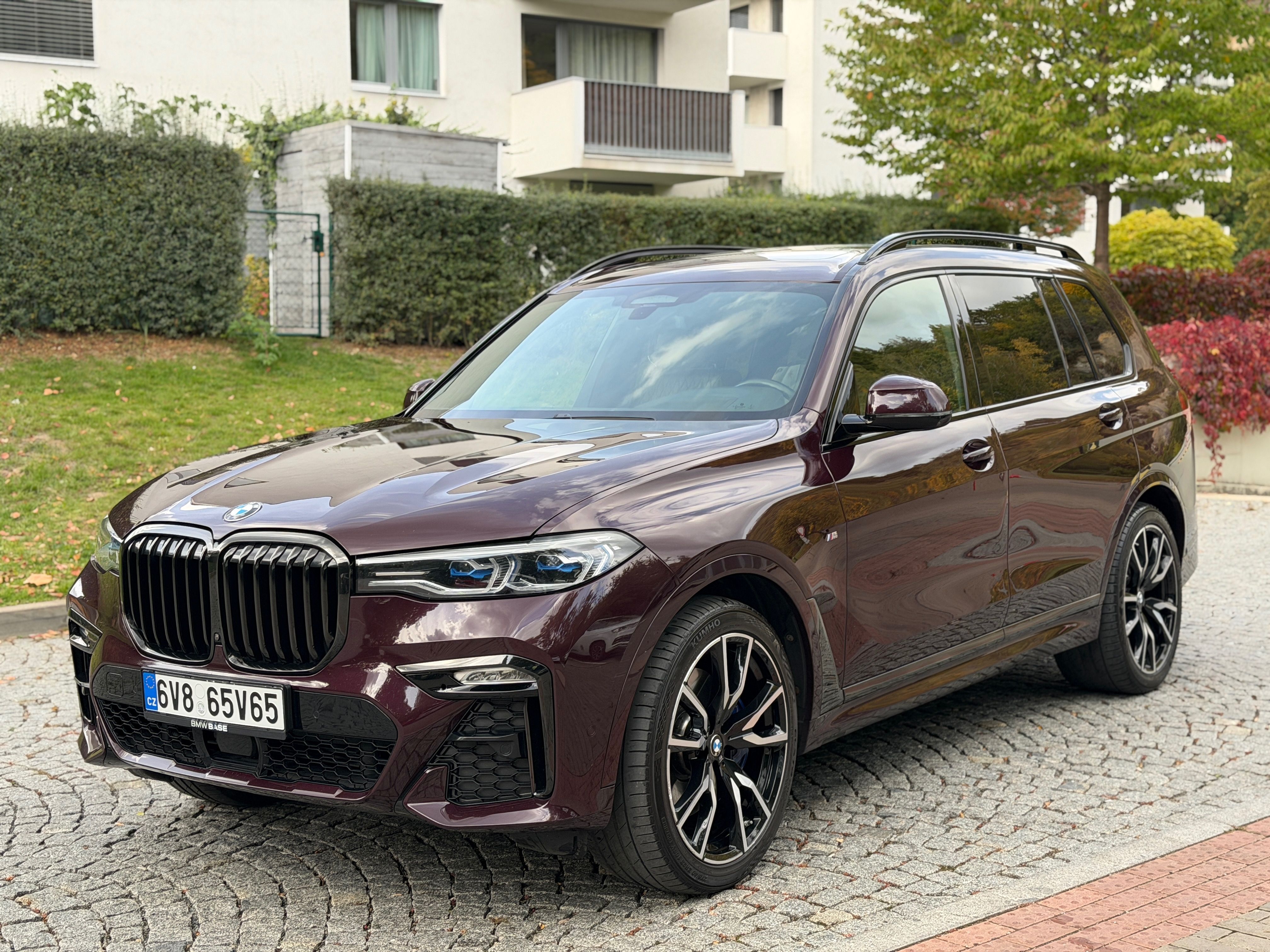BMW X7, xDrive30d mpaket ČR H&K HUD