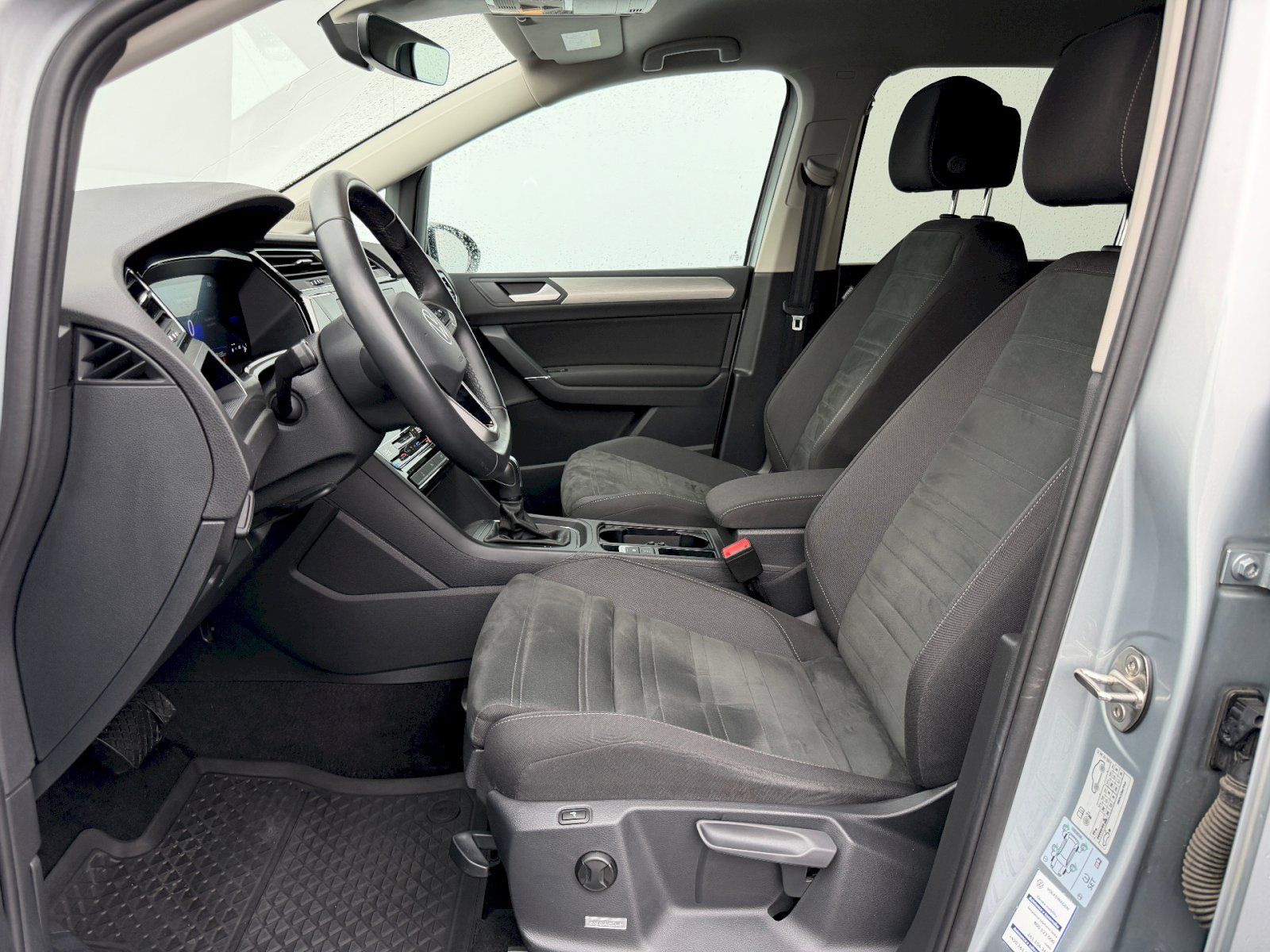 Volkswagen Touran, 1.5 TSI 110kW DSG People - fotka 5
