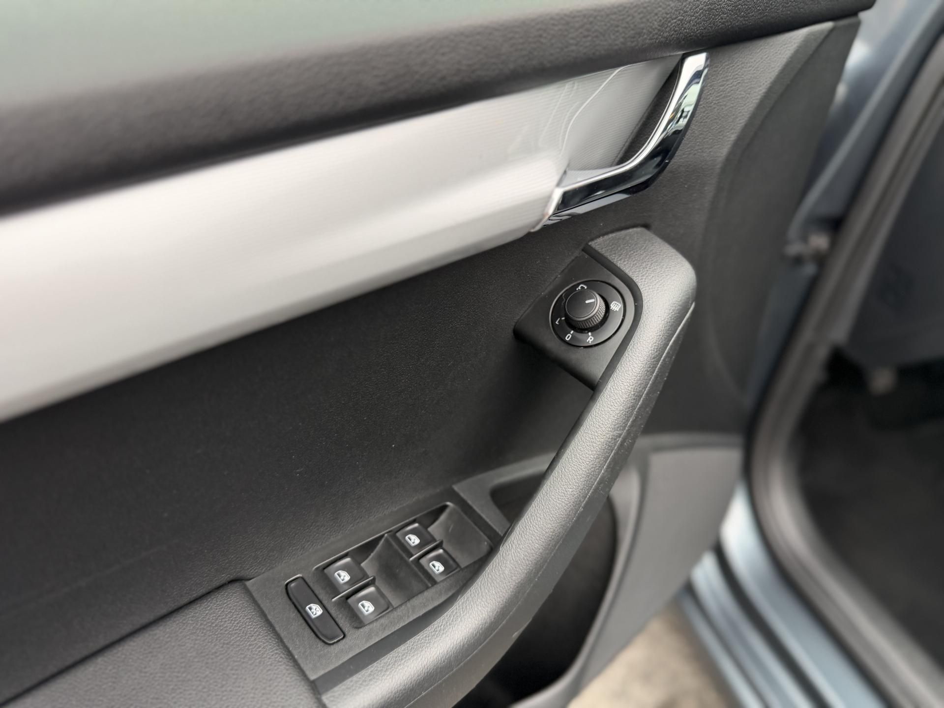 Škoda Octavia, 2.0 TDi, 110kw, manuál - fotka 6