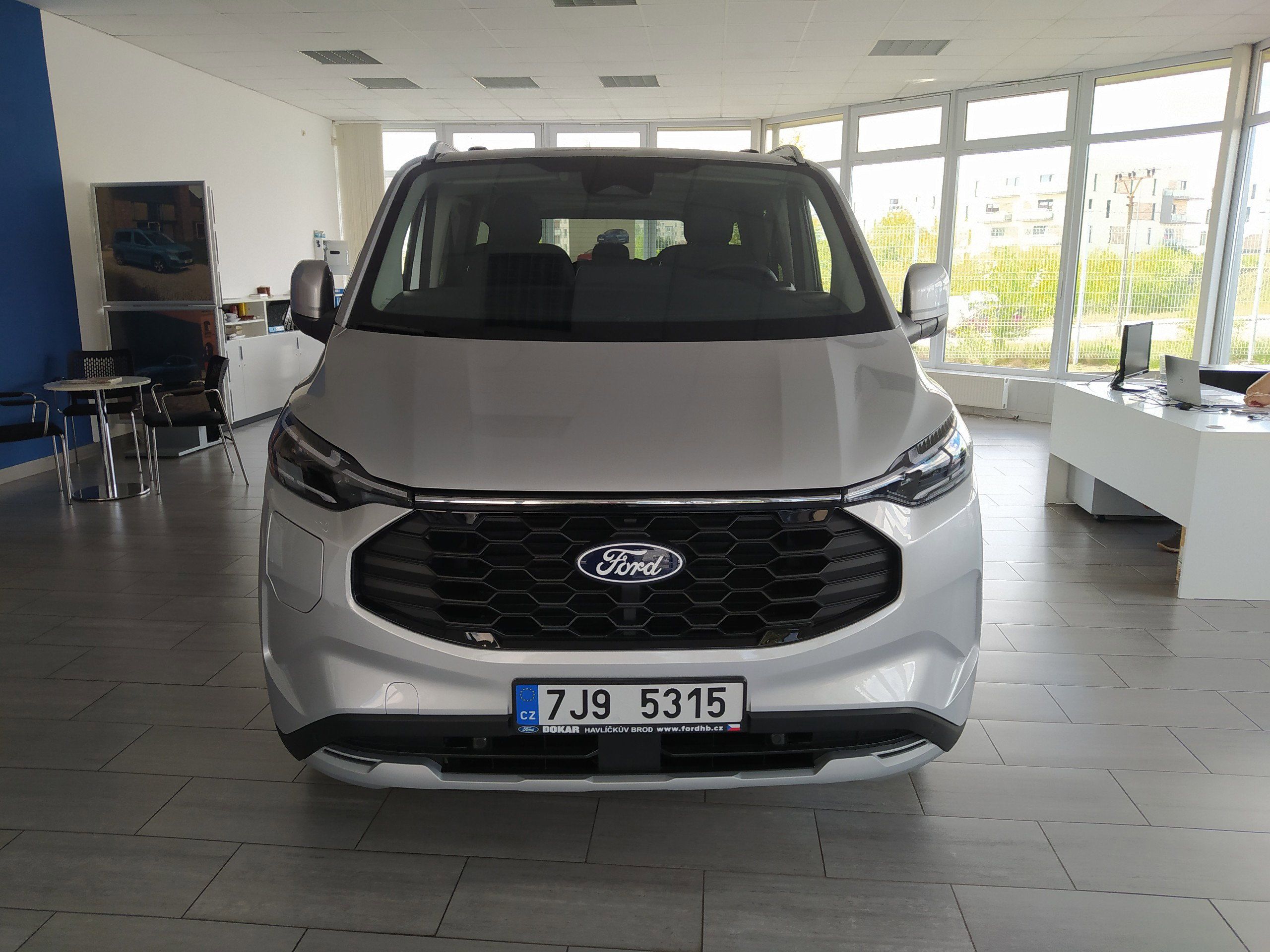 Ford Tourneo Custom, 2,5 Duratec PHEV 171kW L2 - fotka 2