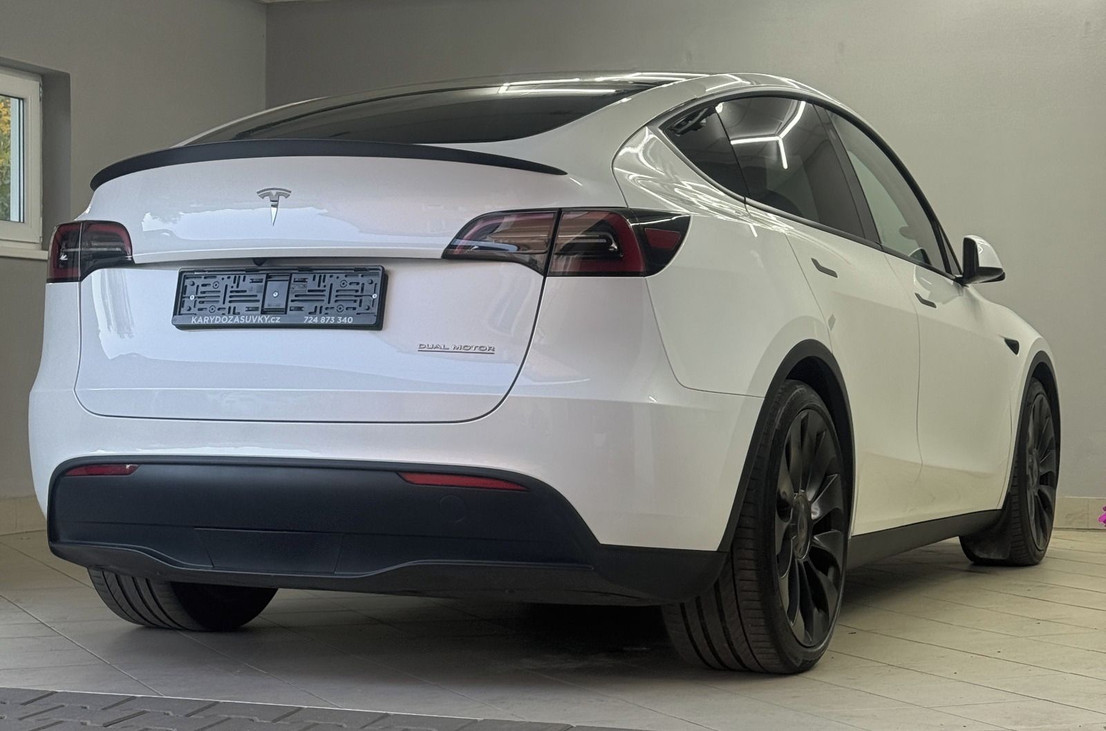 Tesla Model Y, Tesla model Y PERFORMANCE - fotka 4