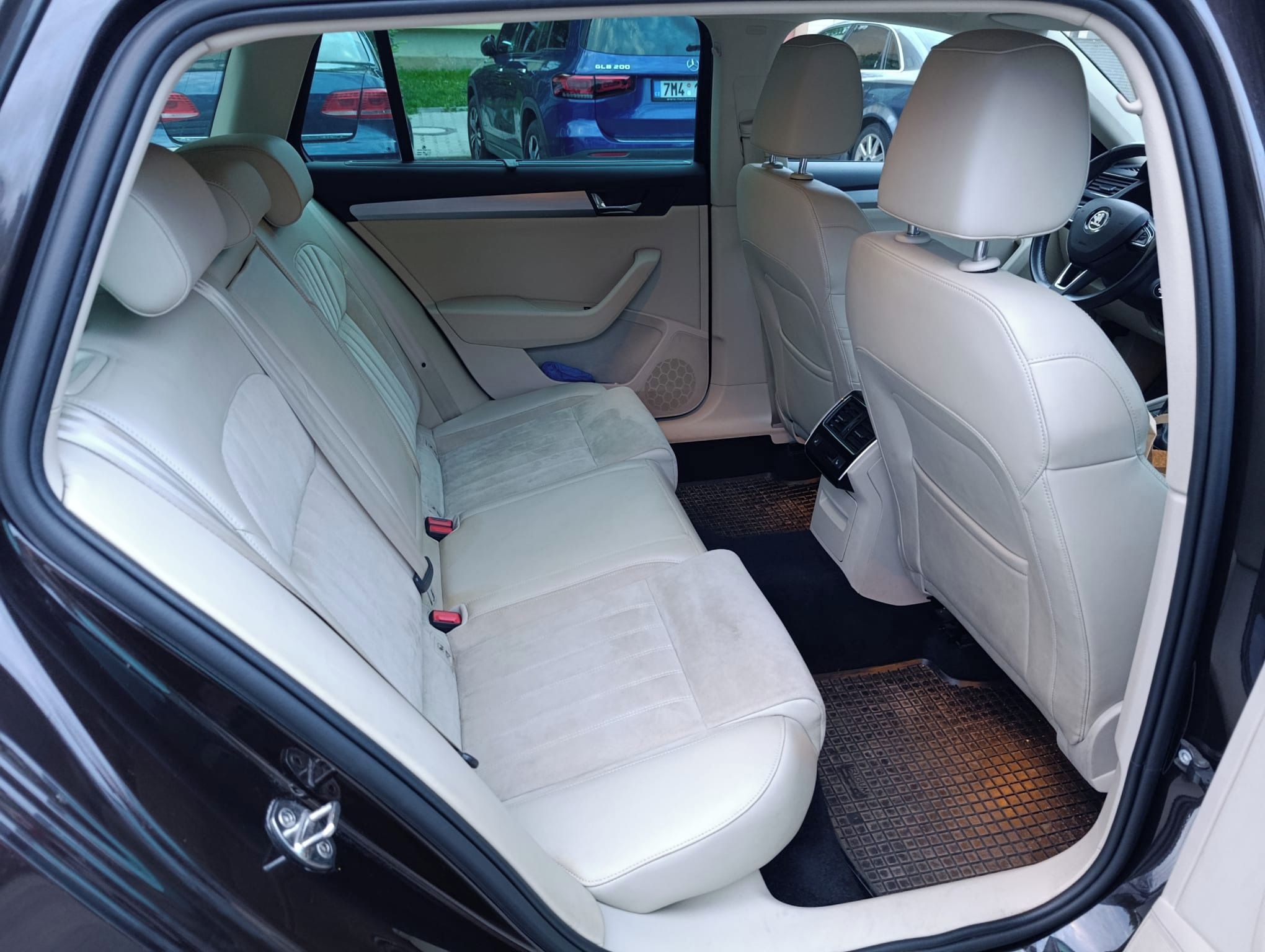 Škoda Superb, III Style Plus Kombi TDI - fotka 4