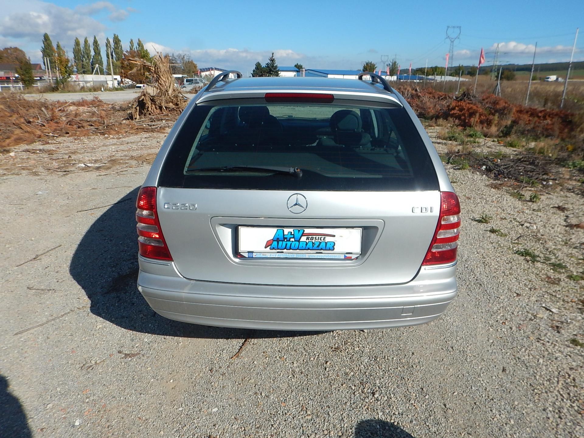 Mercedes-Benz Třídy C, 2.2 Cdi 105 kw - fotka 6