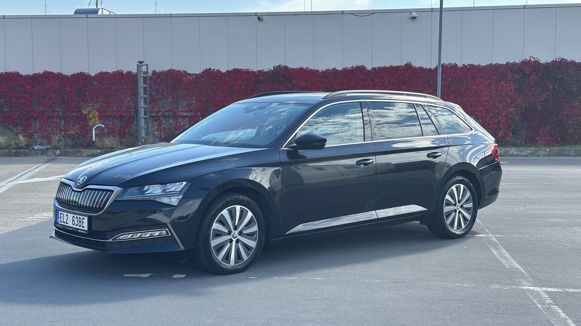 Škoda Superb, Combi iV 1.4 TSI DSG Ambition - fotka 3