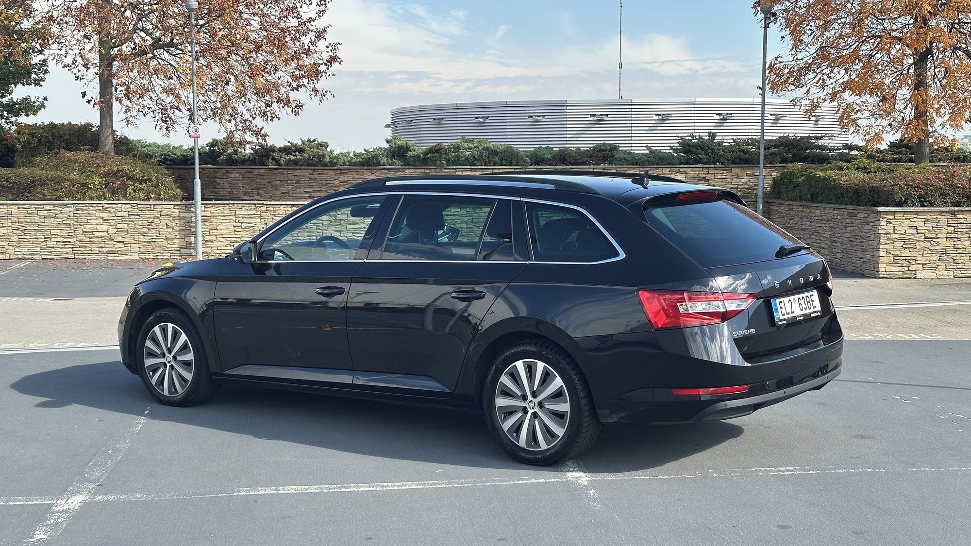 Škoda Superb, Combi iV 1.4 TSI DSG Ambition - fotka 2