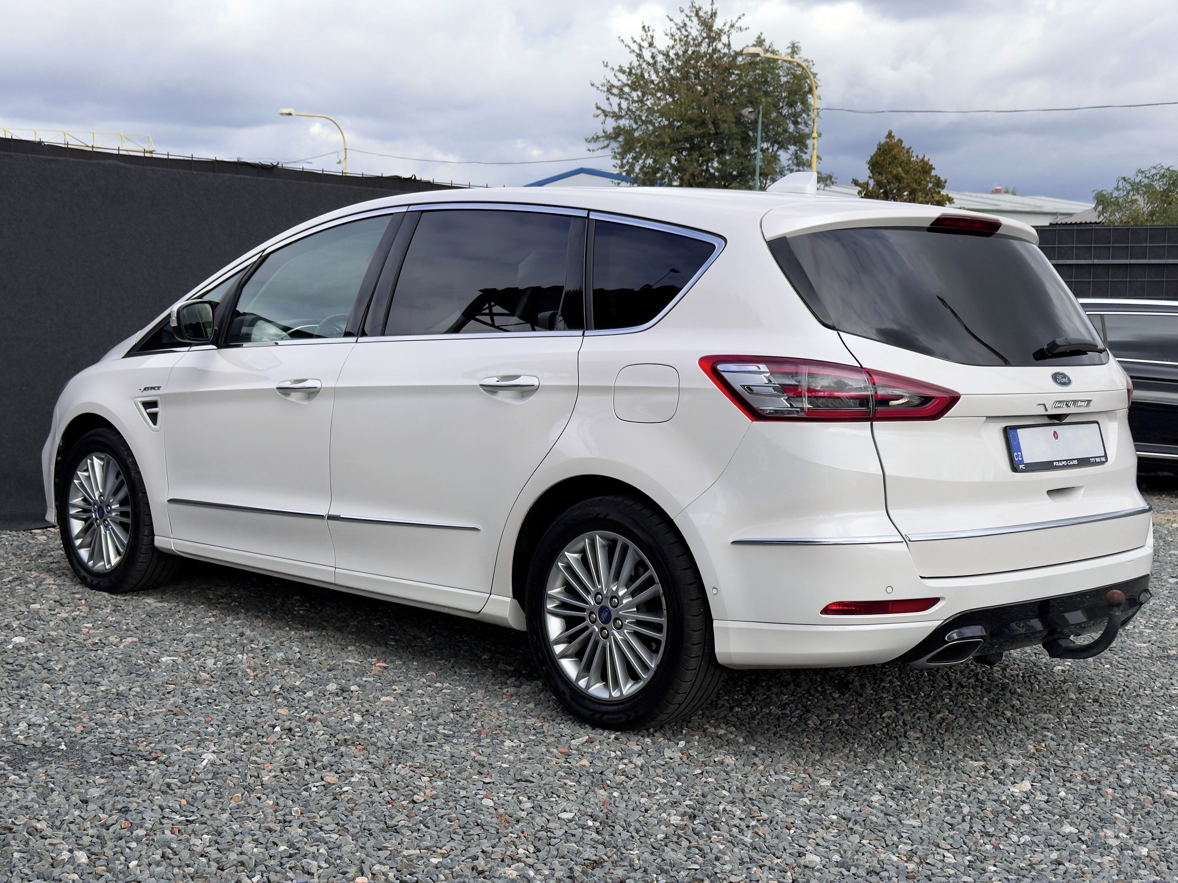 Ford S-MAX, 2.0 TDCi 140kW Vignale | 7míst - fotka 6