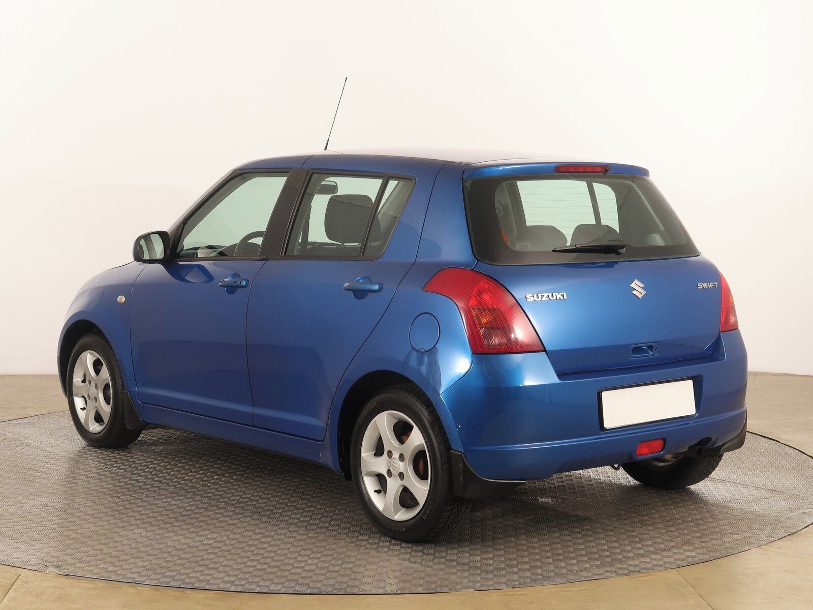 Suzuki Swift, 1.3 - fotka 4
