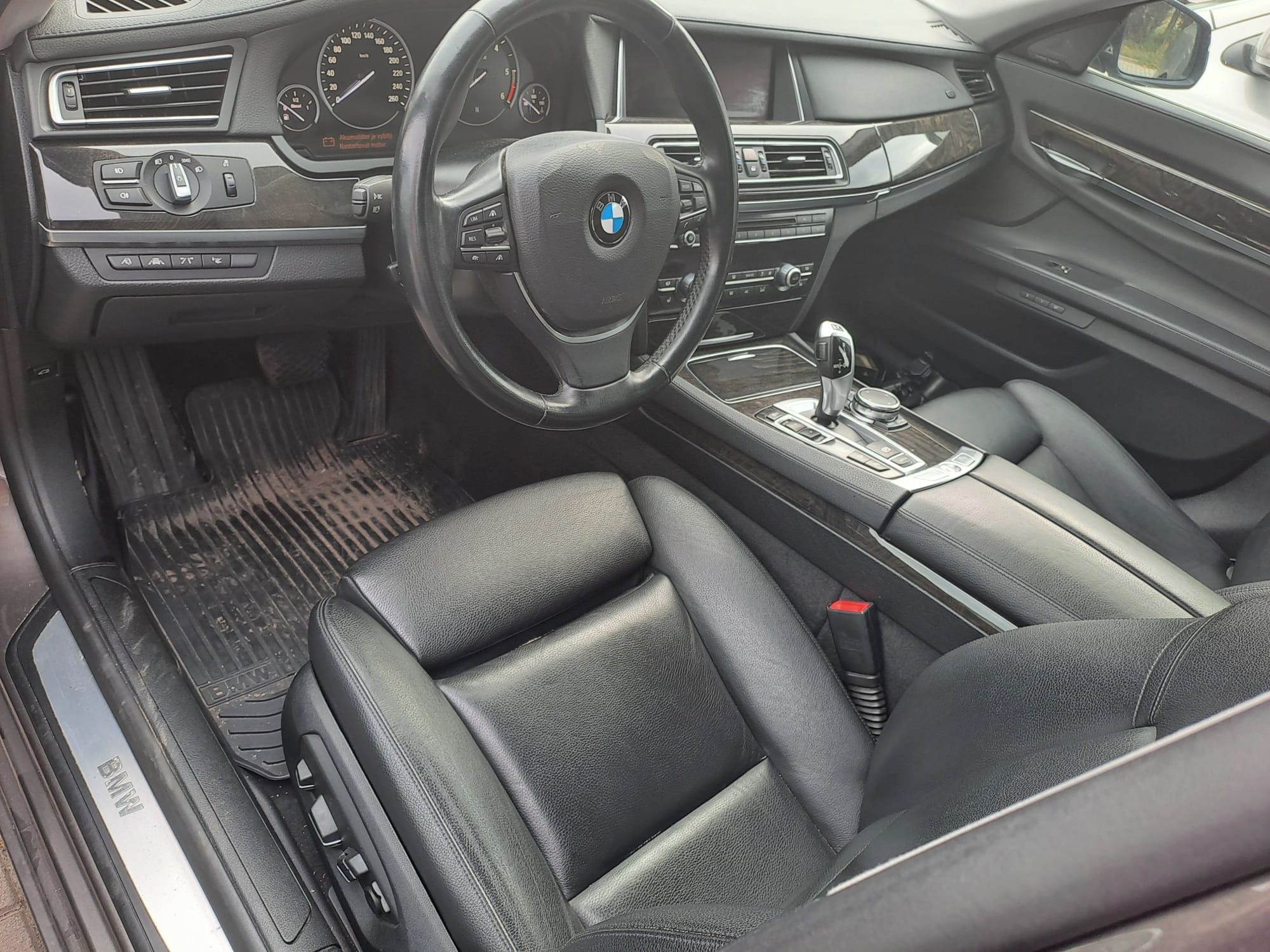 BMW Řada 7 - fotka 5