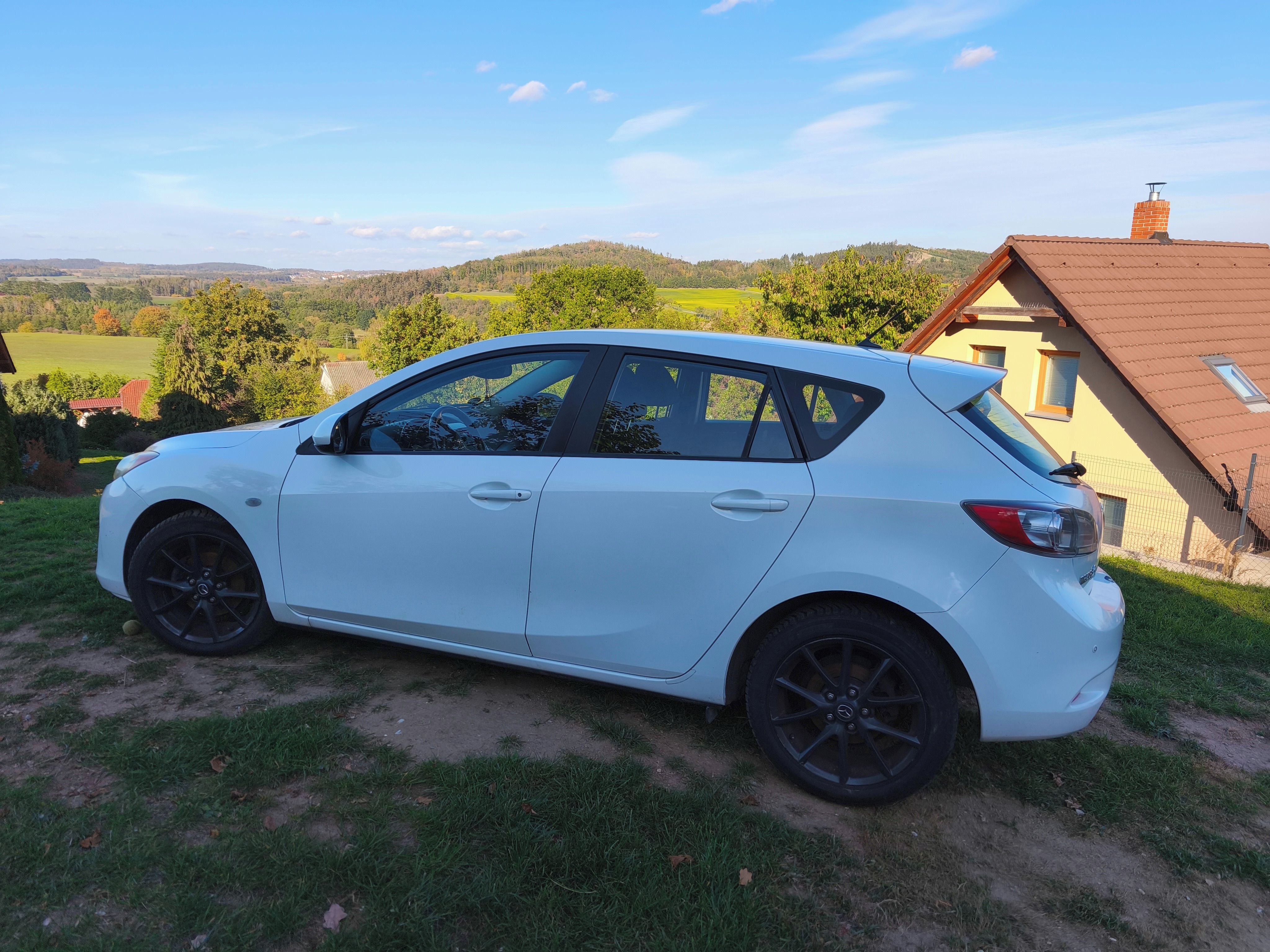 Mazda 3, 1.6 diesel 85 kW - fotka 4