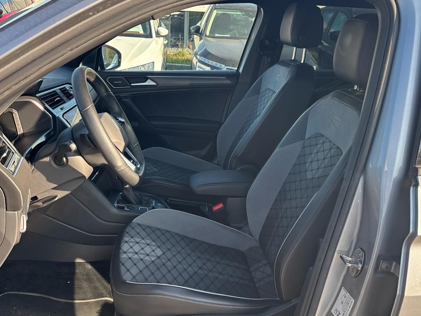 Volkswagen Tiguan Allspace, 2.0 TSI DSG / 180 kW R-Line 4M - fotka 6