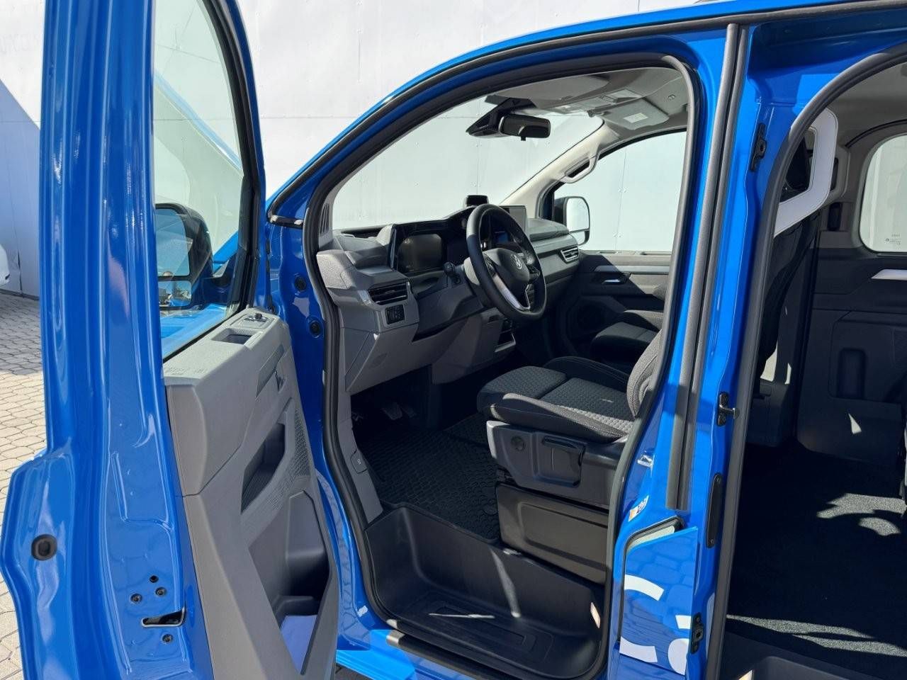Volkswagen Caravelle, 17kWh Life DR 2,5TSI - fotka 5