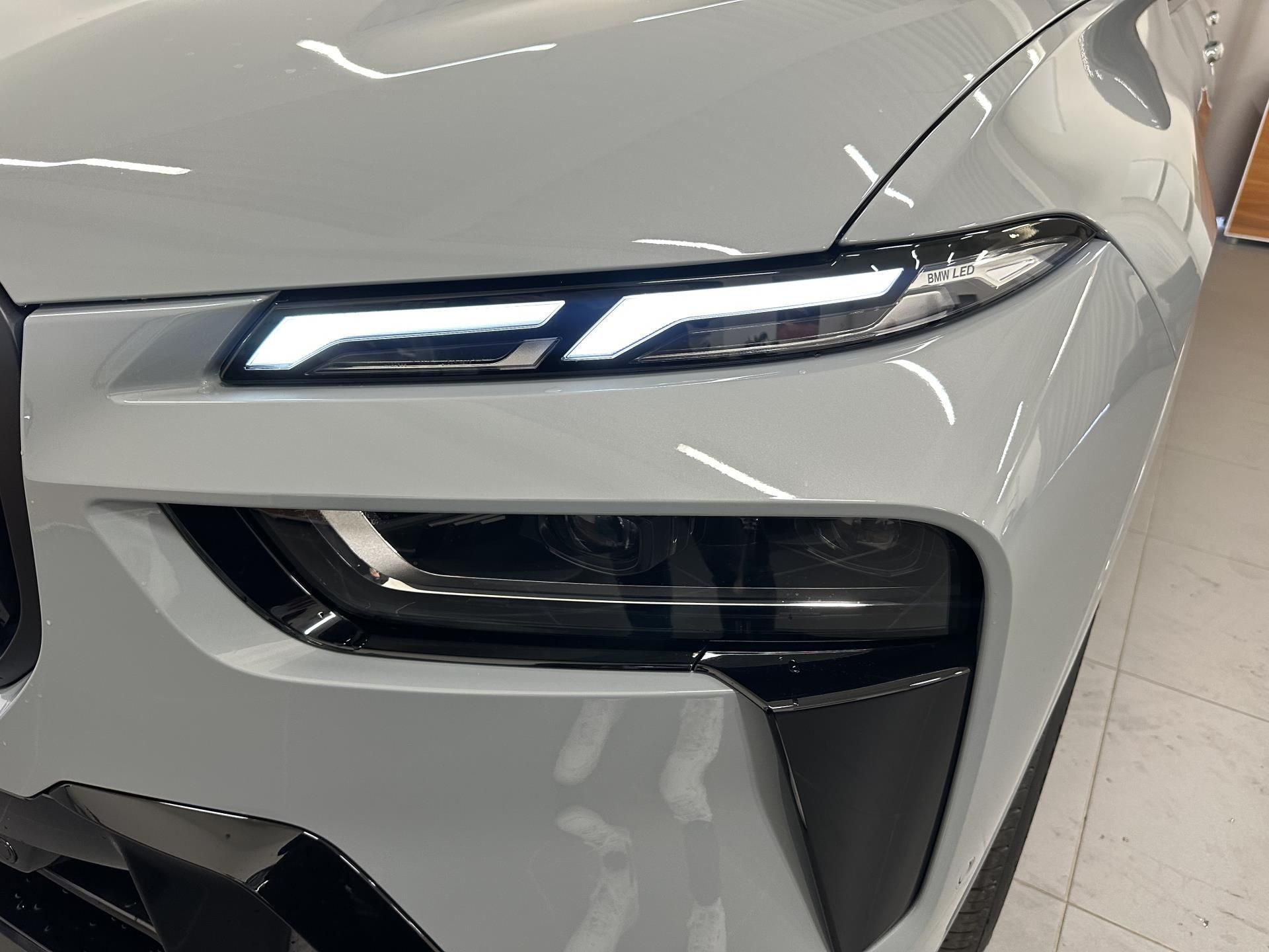 BMW X7, X7 xDrive40d - fotka 4