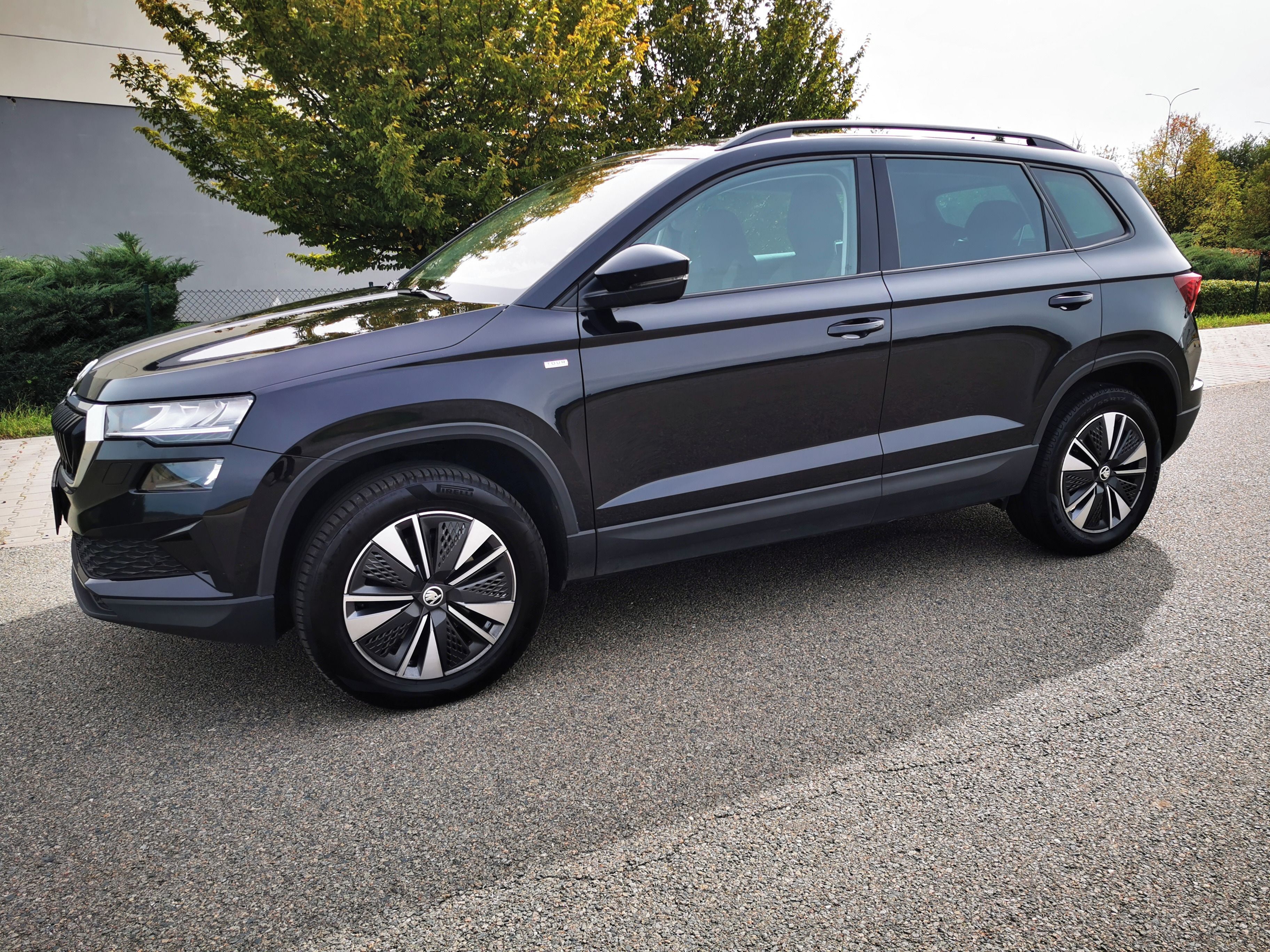 Škoda Karoq, 2.0 TDI 4X4 110KW DSG7 TOUR - fotka 2