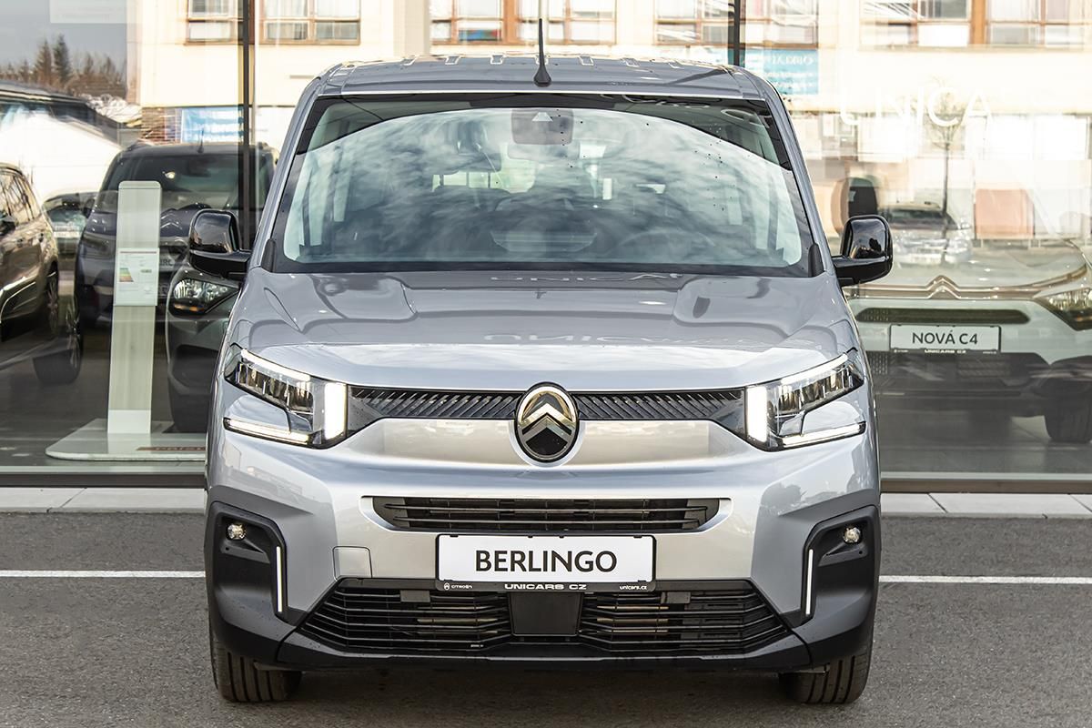 Citroën Berlingo, 1,2 PLUS benzín 110k + ZIMA - fotka 2