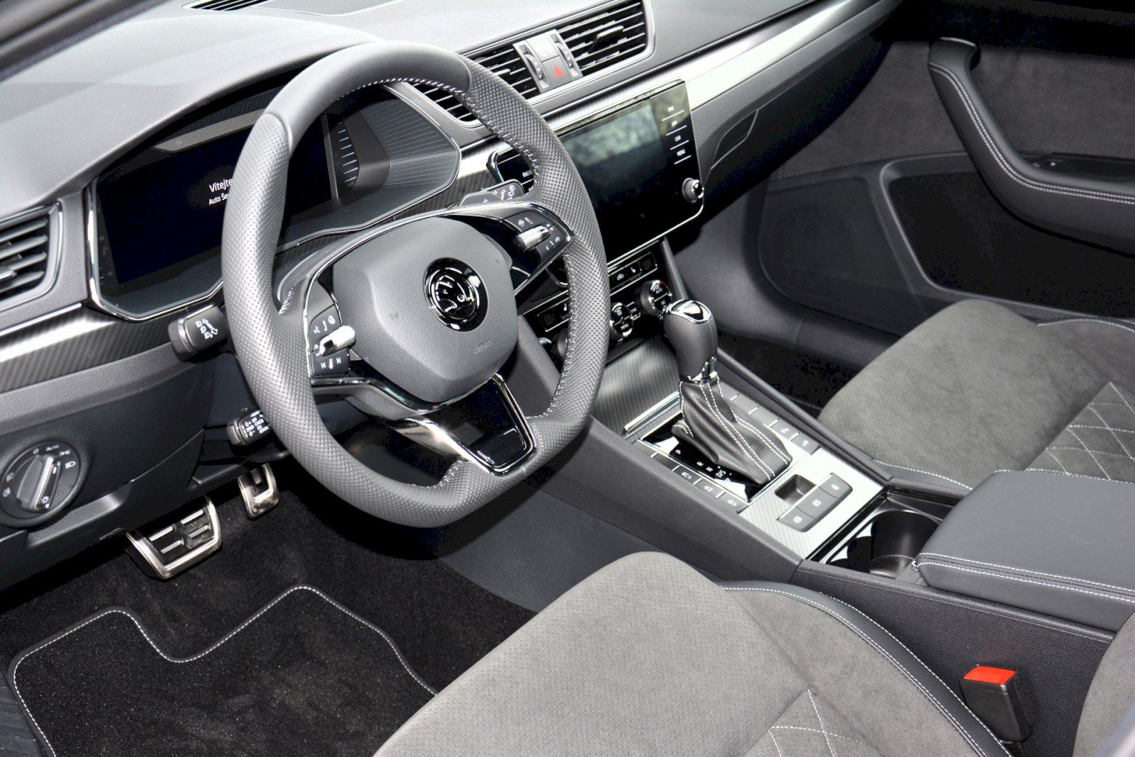 Škoda Superb, Combi SportLine 2,0 TDI 147 kW - fotka 5
