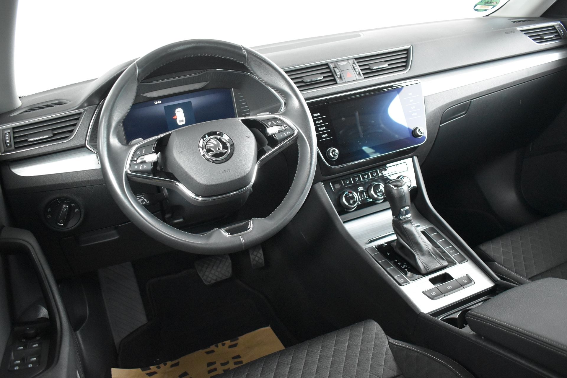 Škoda Superb, 2.0TDI 110kW DSG tažné - fotka 5