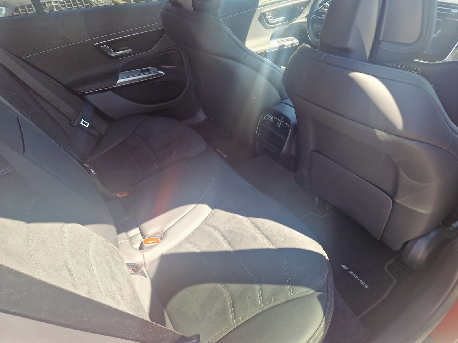 Mercedes-Benz Třídy E, Mercedes BENZ E300 de - fotka 4