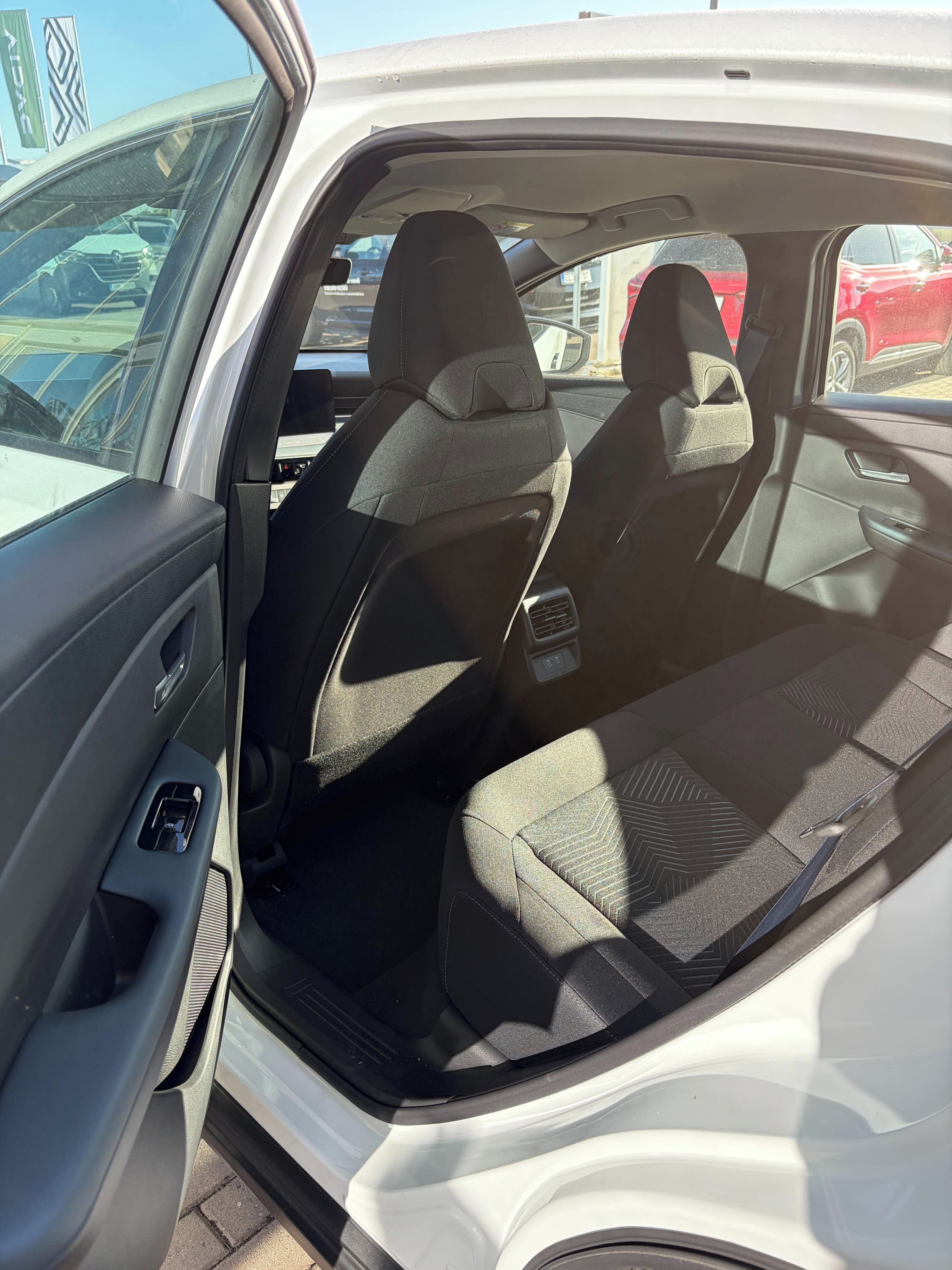 Nissan LEAF, Engage Plus 52kWh (450km) - fotka 6