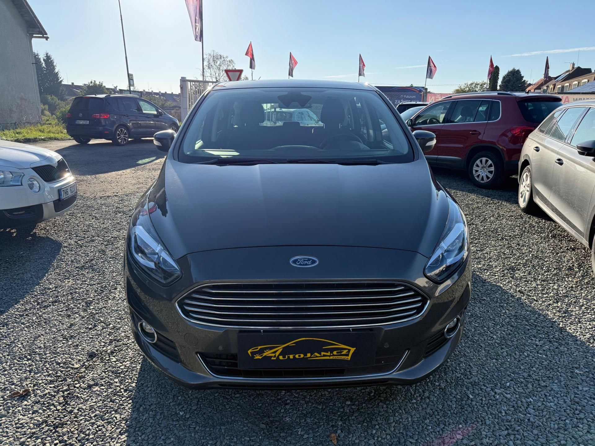 Ford S-MAX, 2.0 TDCI TITANIUM 7 MÍST 4X4 - fotka 2