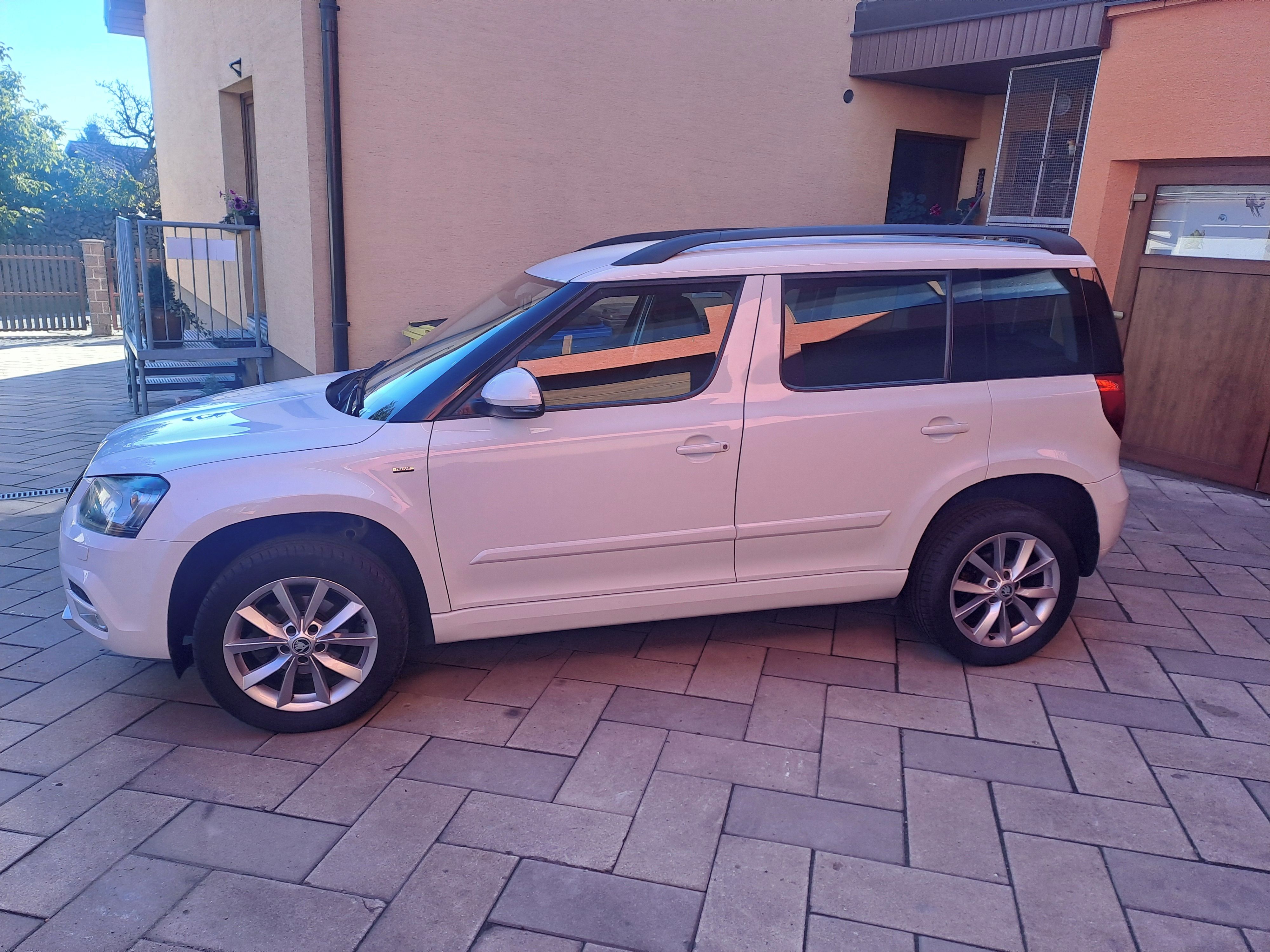 Škoda Yeti, 1,2 TSI 81KW (řemen) TOP STAV - fotka 2