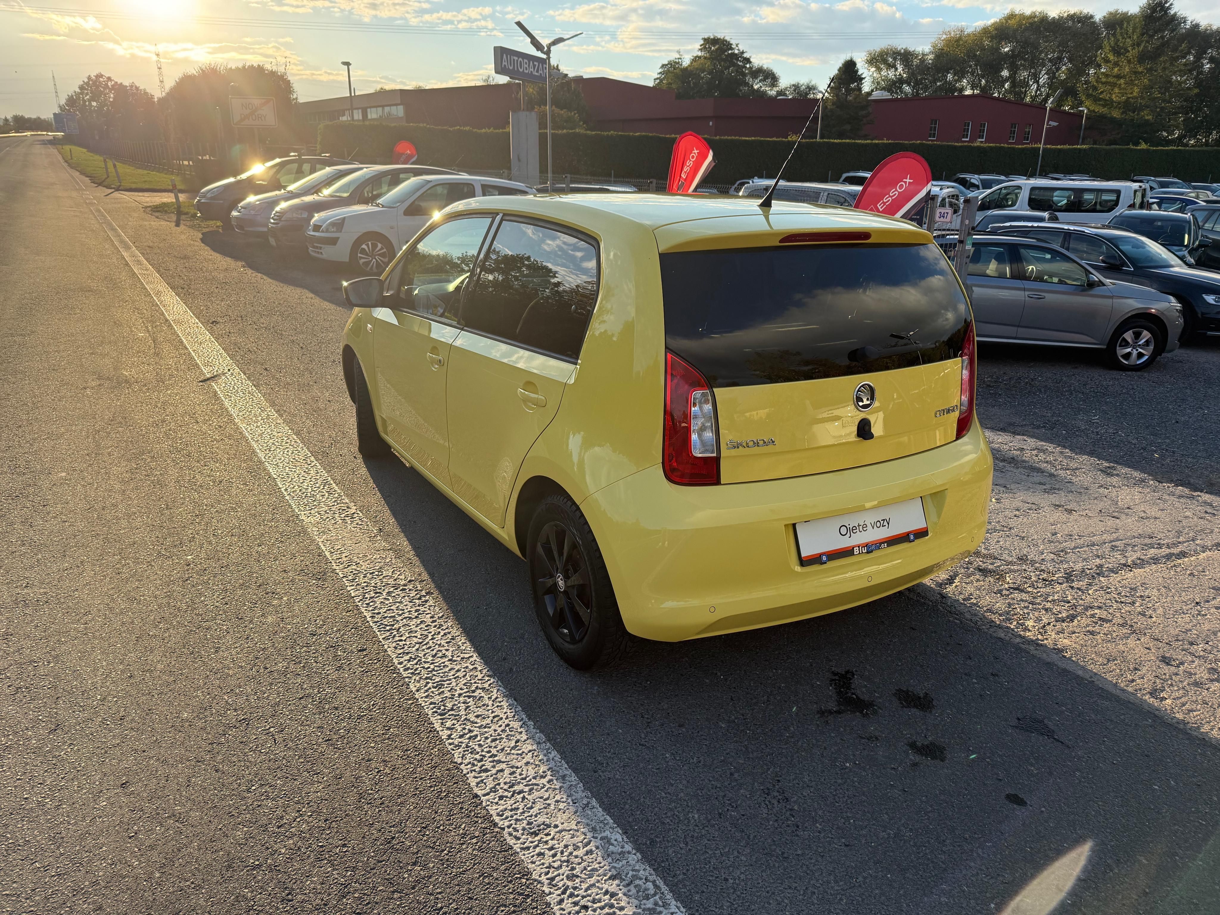 Škoda Citigo, 1.0MPi 55kW výhřev tempomat - fotka 5