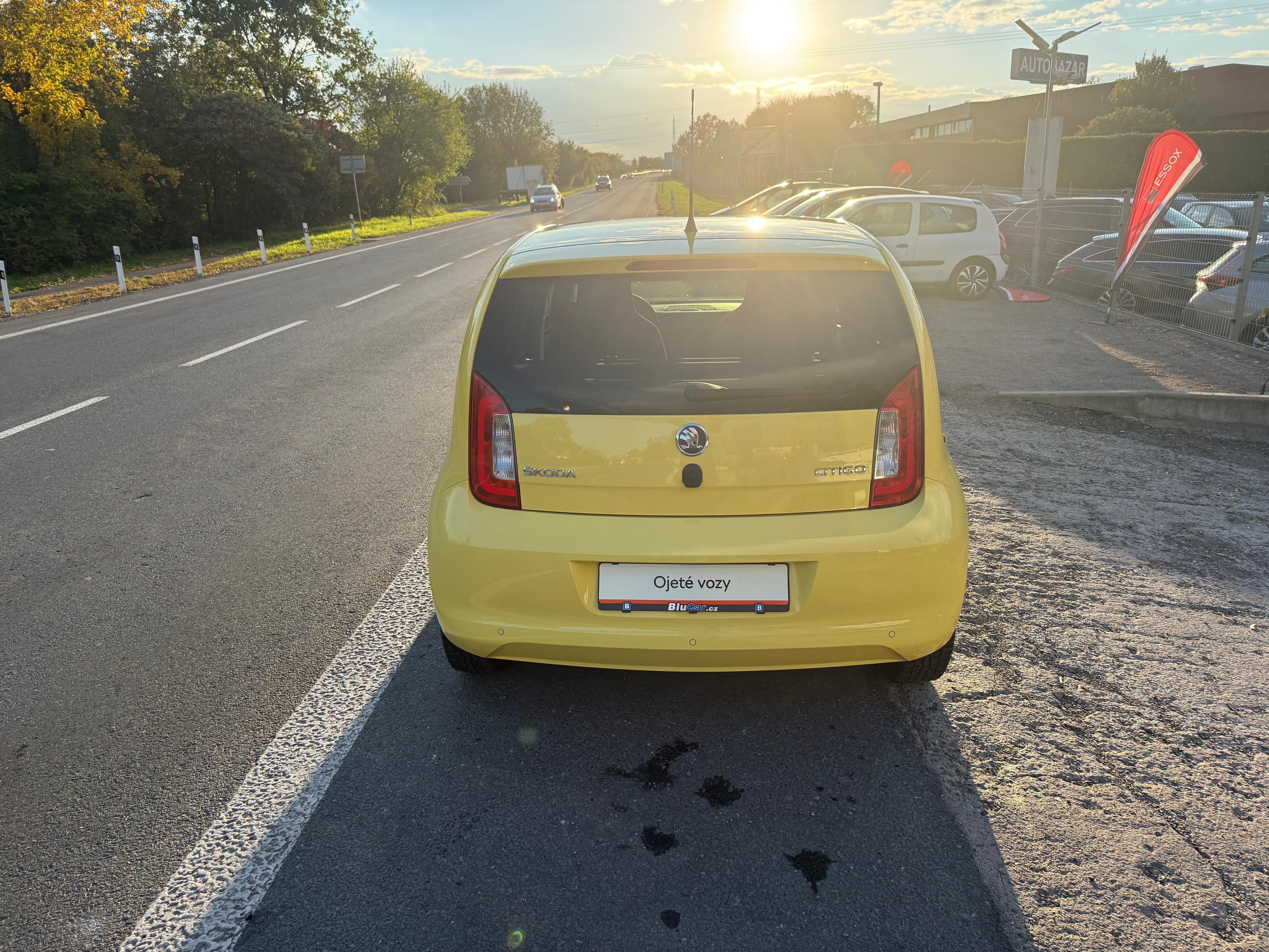 Škoda Citigo, 1.0MPi 55kW výhřev tempomat - fotka 4