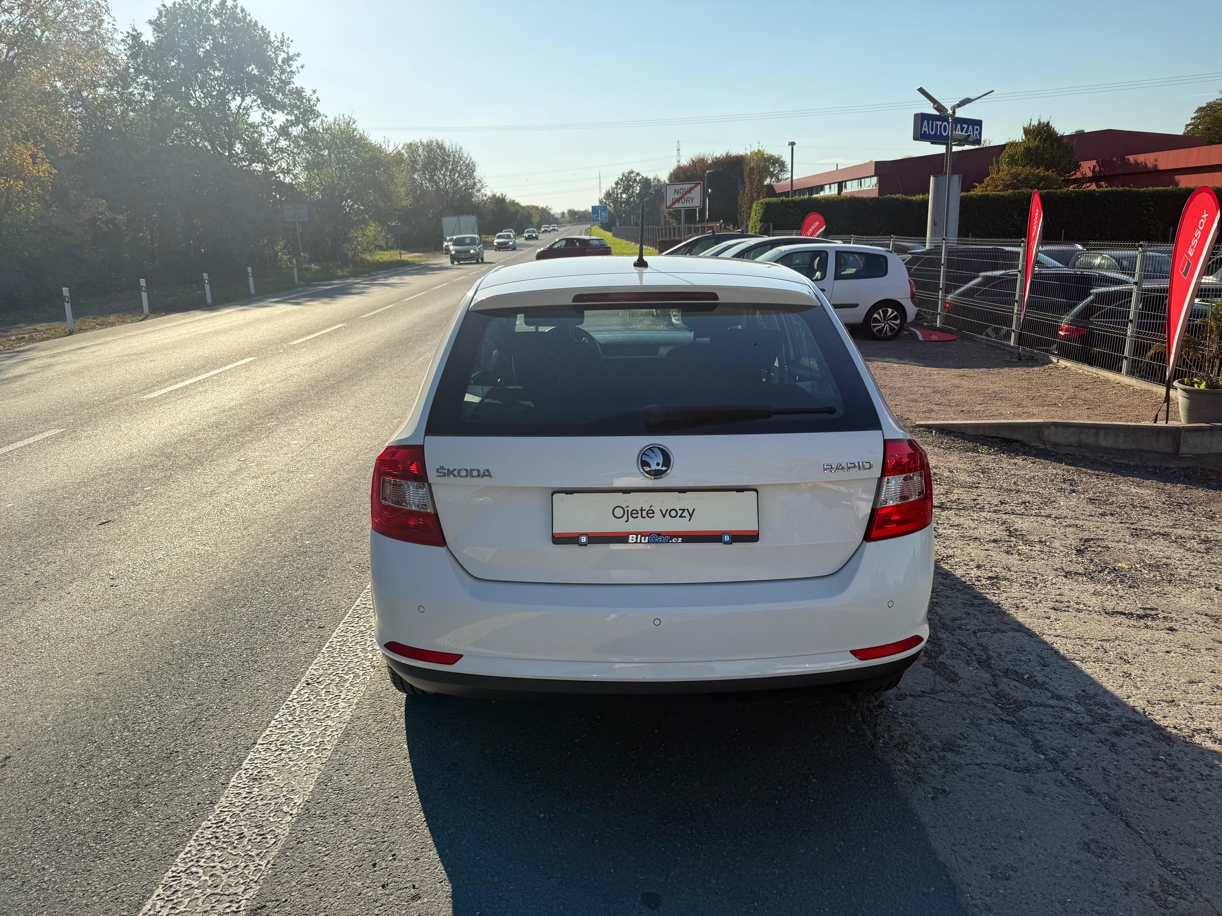 Škoda Rapid, 1.2 TSi 81kW Ambiente ČR - fotka 4