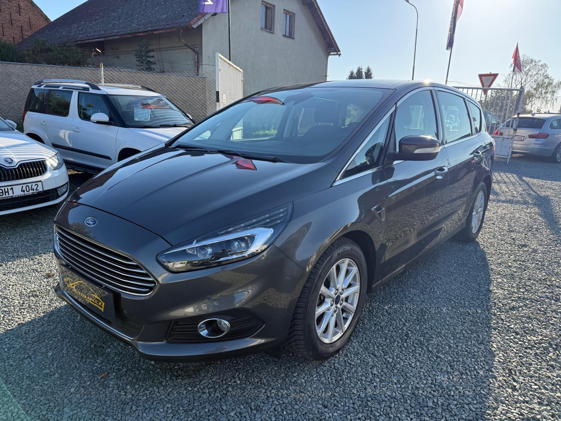 Ford S-MAX, 2.0 TDCI TITANIUM 7 MÍST 4X4 - fotka 3