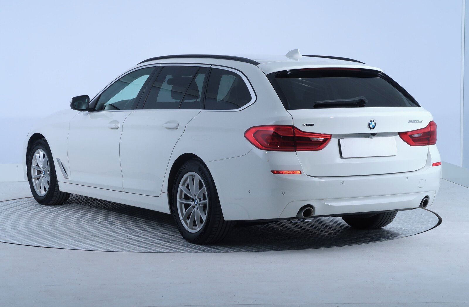 BMW Řada 5, 520d xDrive, 4X4, Automat - fotka 4