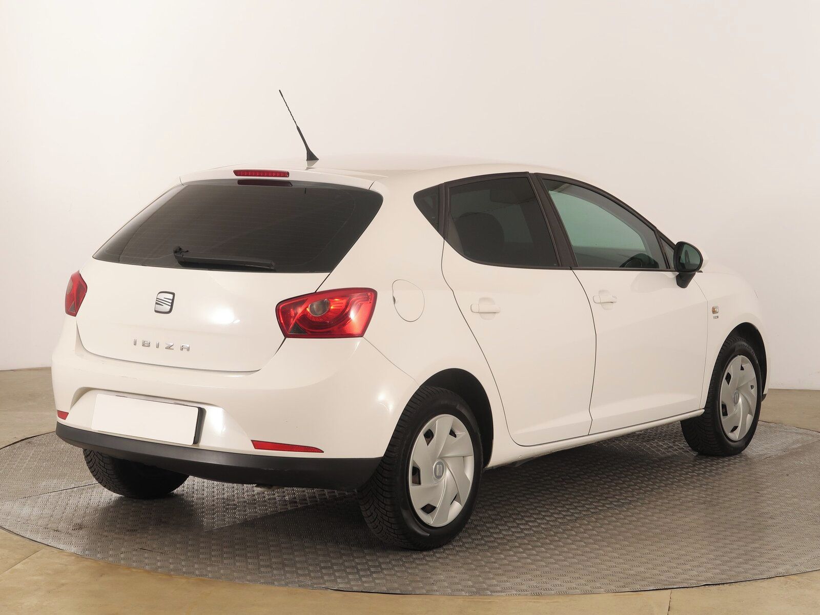 Seat Ibiza, 1.6 TDI, Serv.kniha, po STK - fotka 5