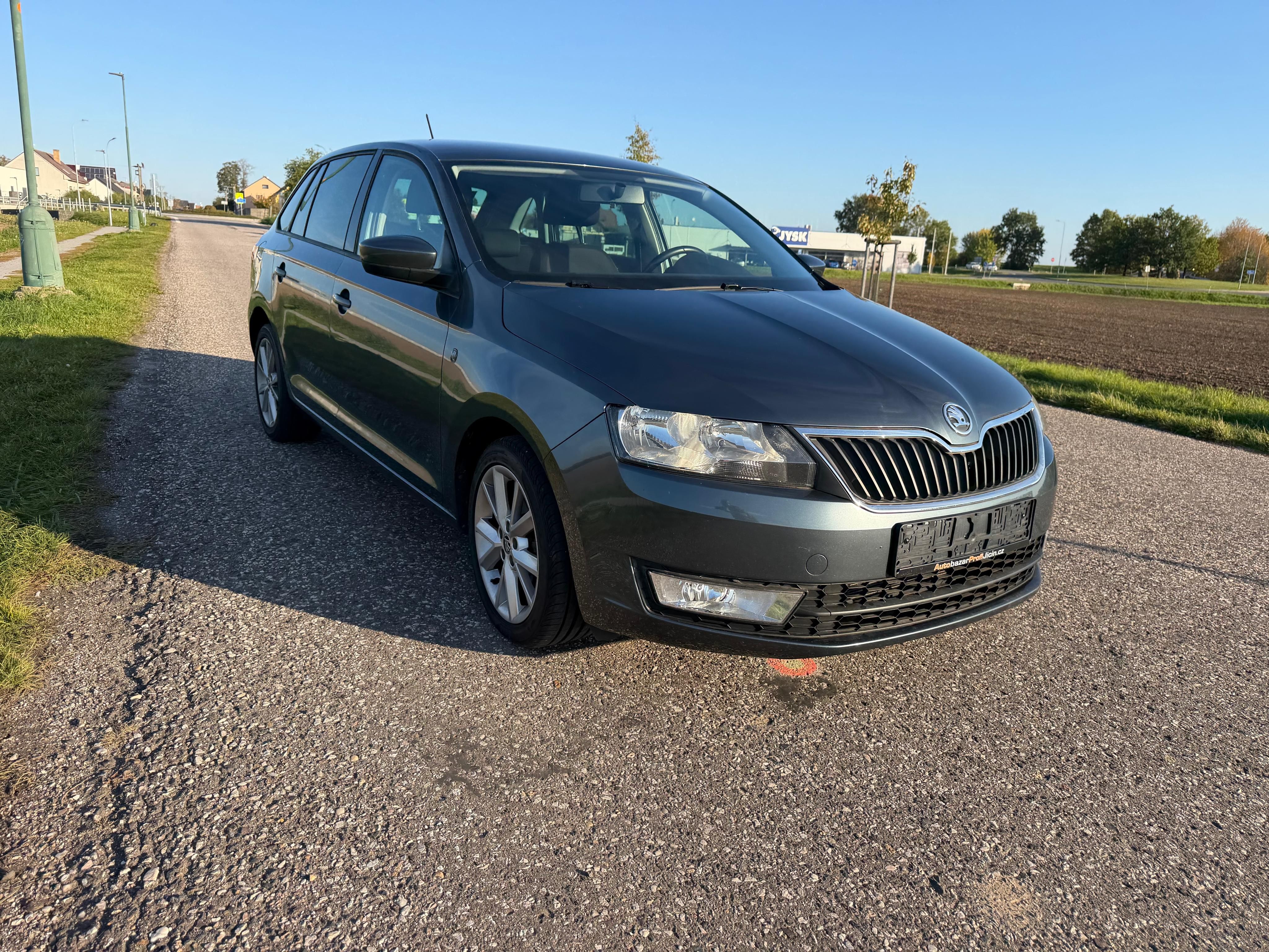 Škoda Rapid, 1,2 TSi Pravid.servis Nová STK - fotka 3