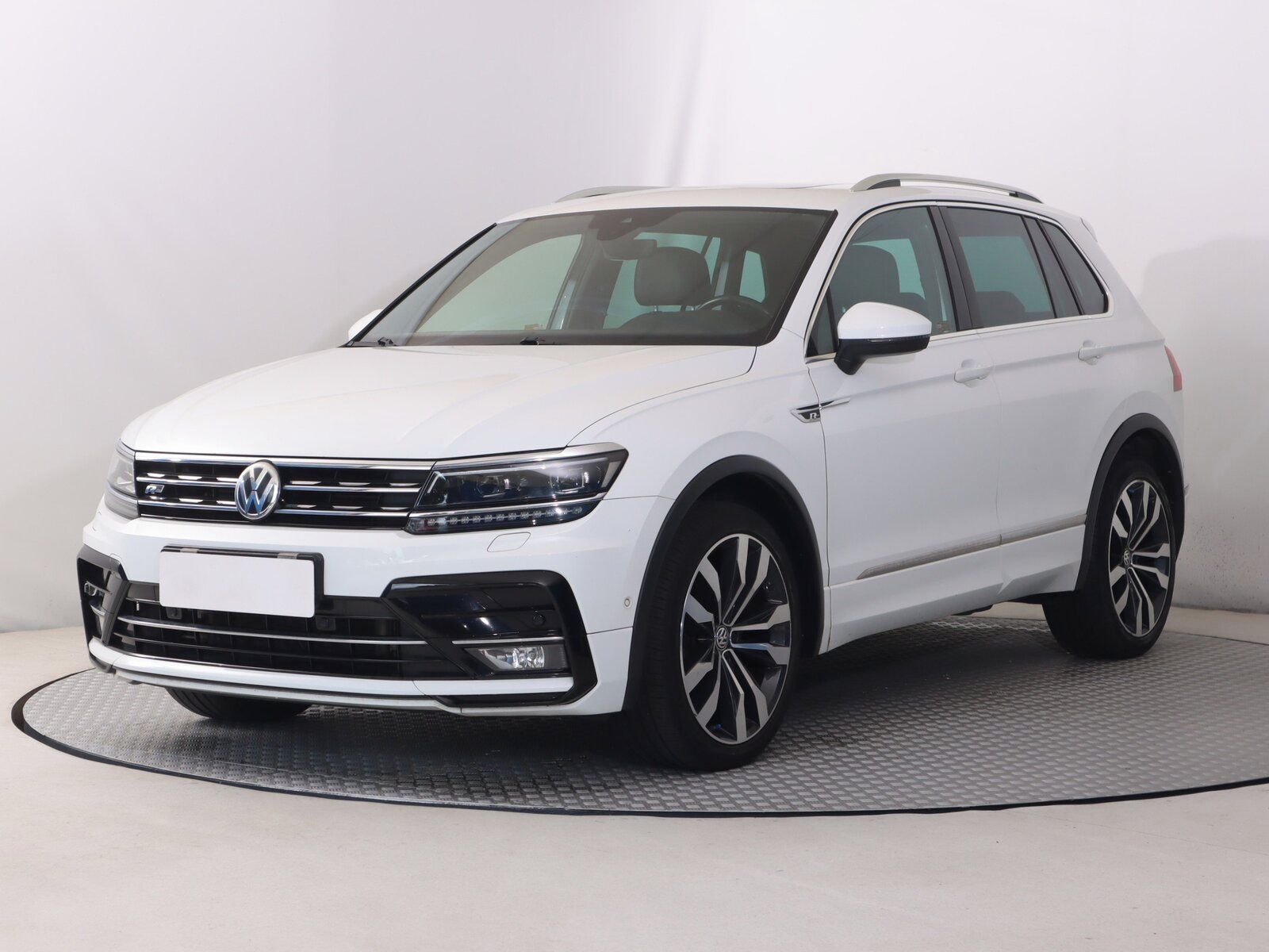 Volkswagen Tiguan, 2.0 TSI, 4X4, Automat - fotka 2