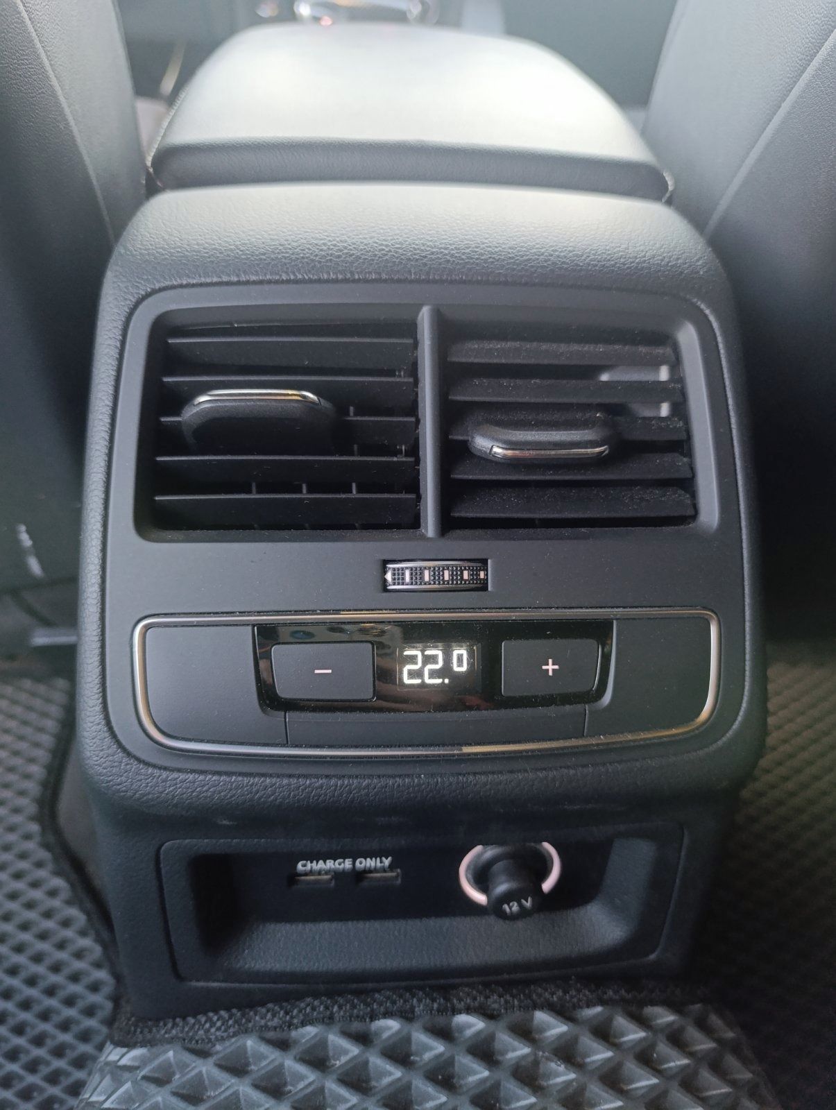 Audi A4 Avant, Audi A4 Avant 2.0 TDI 110 kW - fotka 6