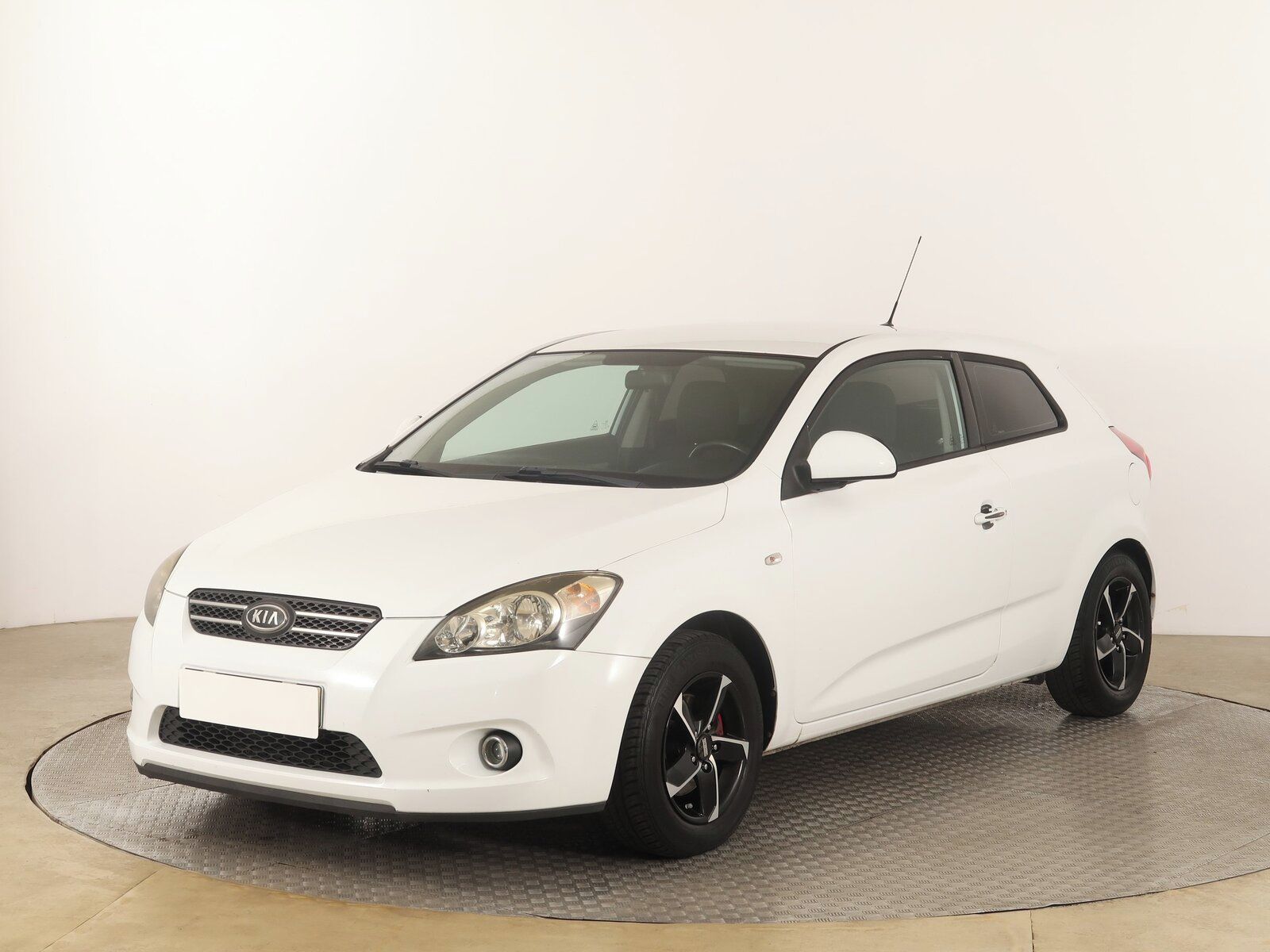 Kia Cee´d, 1.4 CVVT, Serv.kniha - fotka 2