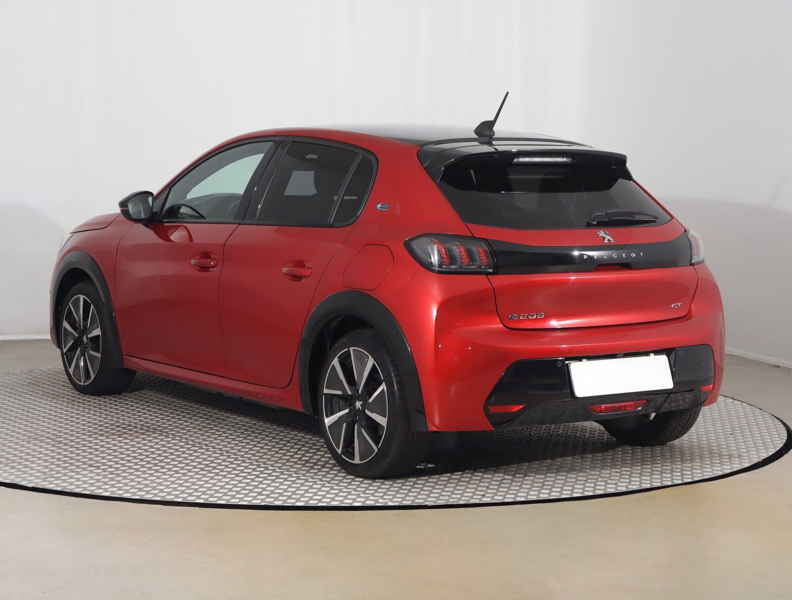 Peugeot 208, 50 kWh, SoH 91%, Automat - fotka 4
