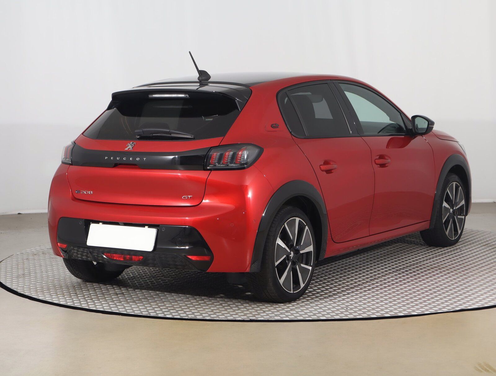Peugeot 208, 50 kWh, SoH 91%, Automat - fotka 5