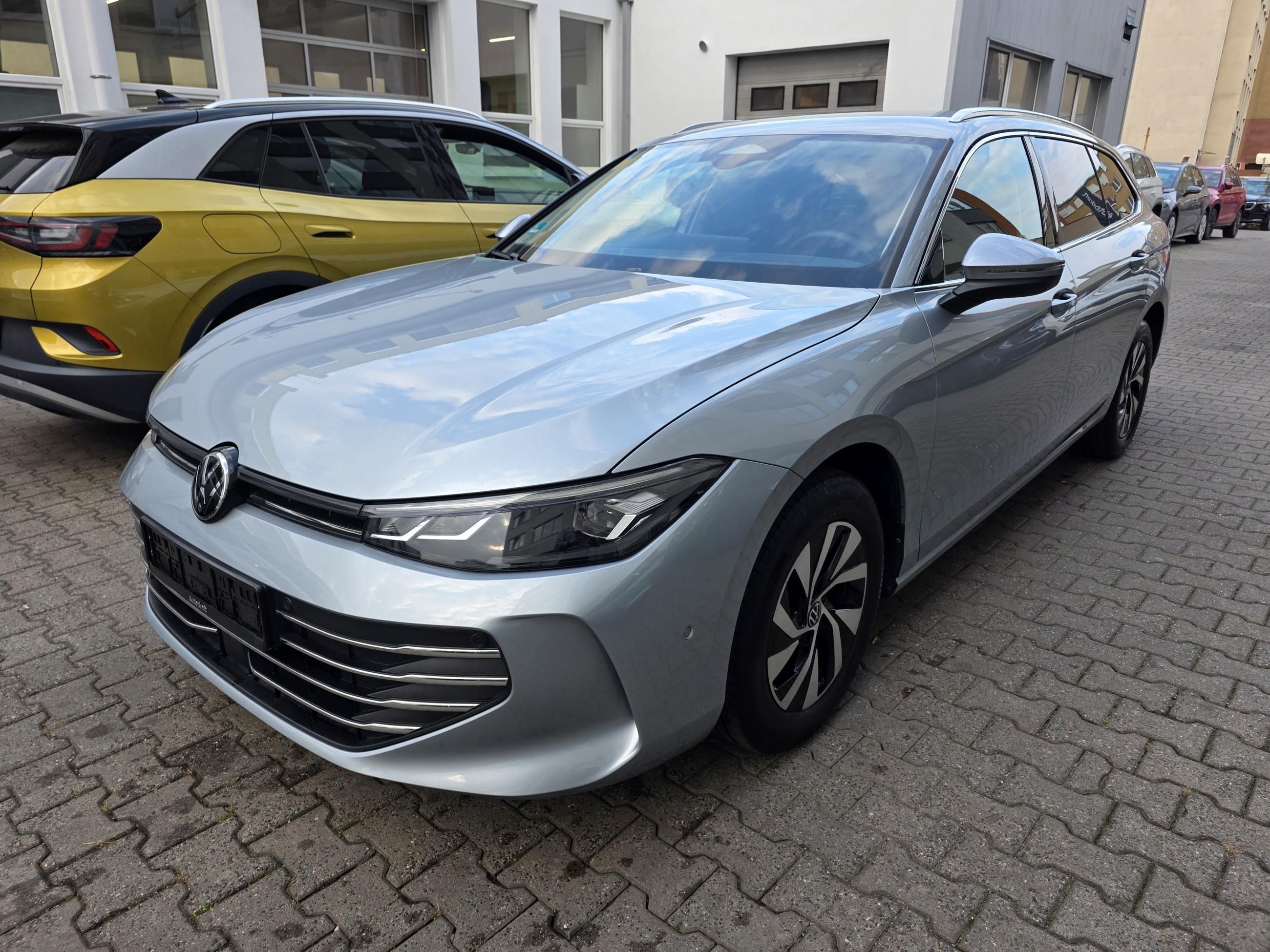 Volkswagen Passat Variant, 2.0 TDI 110kW DSG / Tažné - fotka 2