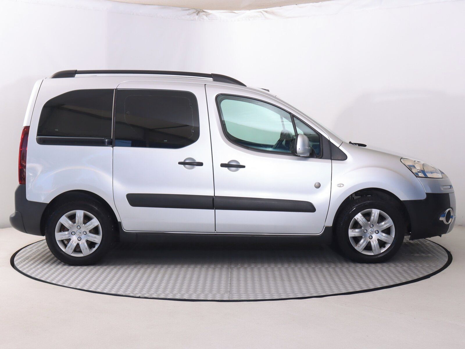 Peugeot Partner, 1.6 HDi, Outdoor, 5Míst, ČR - fotka 6