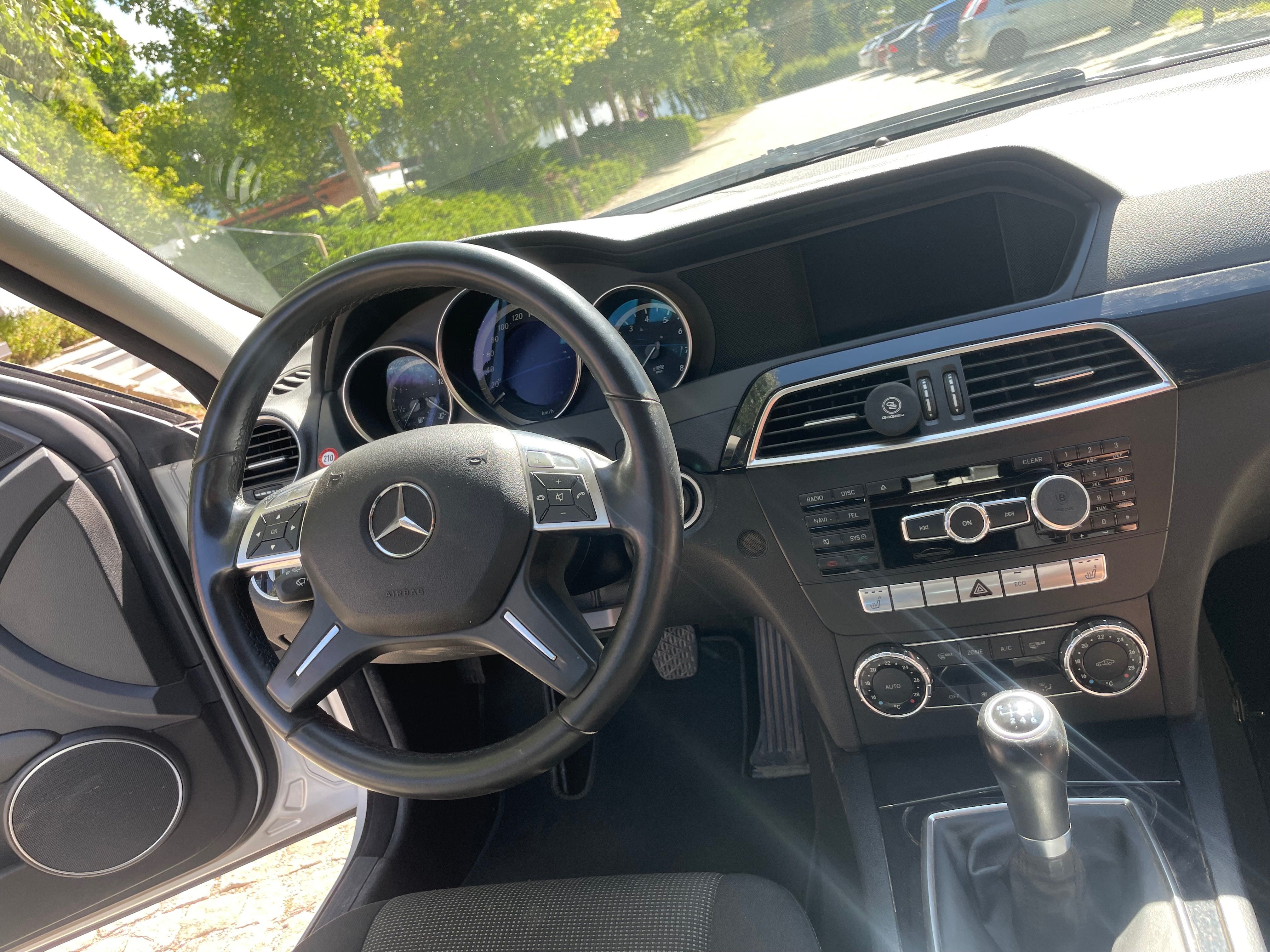 Mercedes-Benz Třídy C, Mercedes-Benz C 180 1.8 Turbo - fotka 6