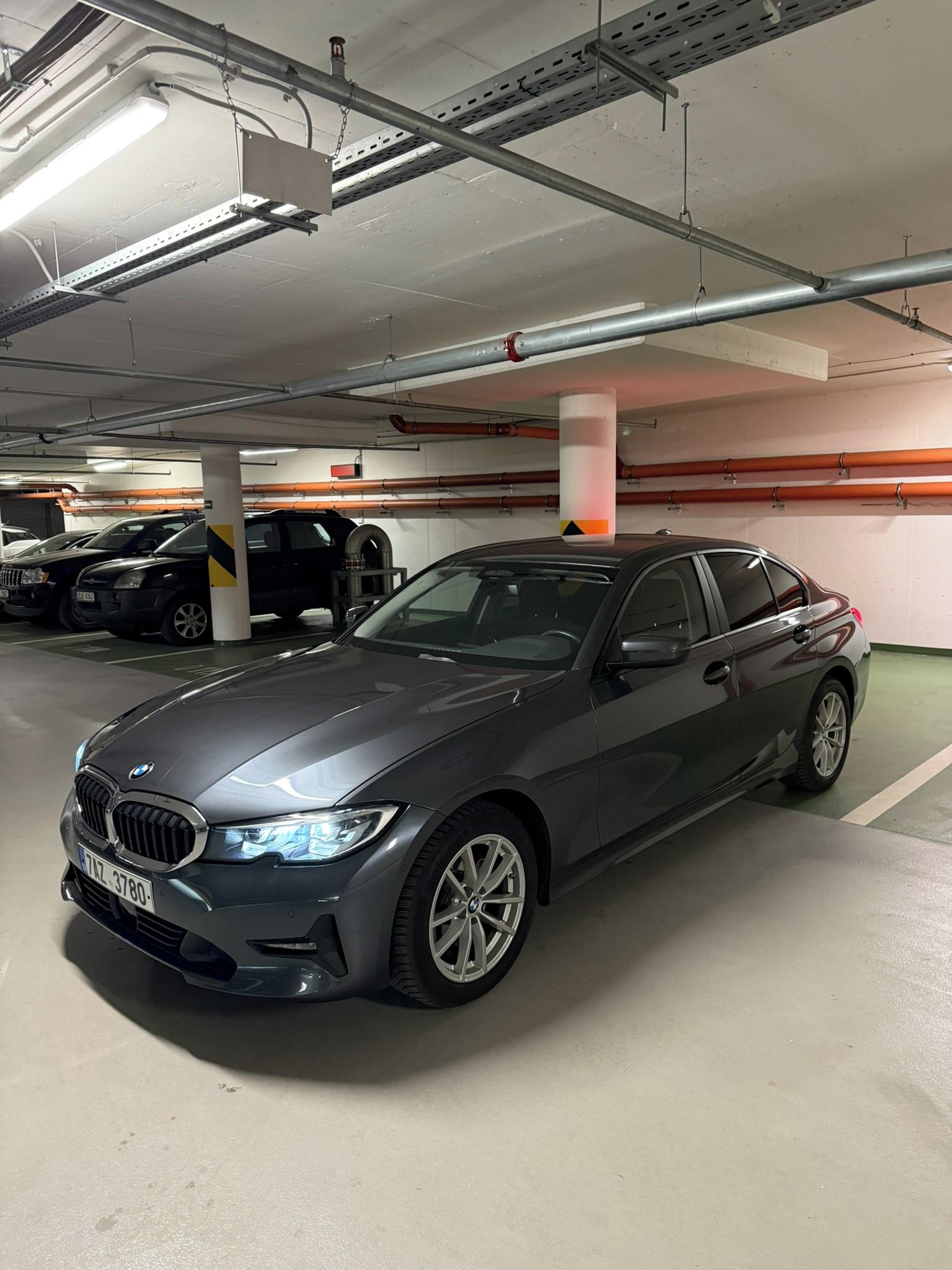 BMW Řada 3, BMW 320i xDrive - fotka 5