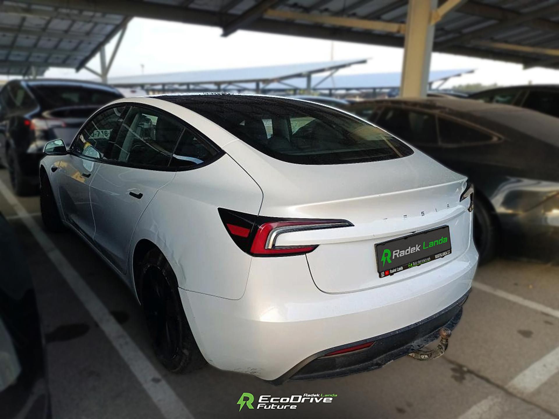Tesla Model 3, LFP | HW4 | Tažné 1 000 kg - fotka 3
