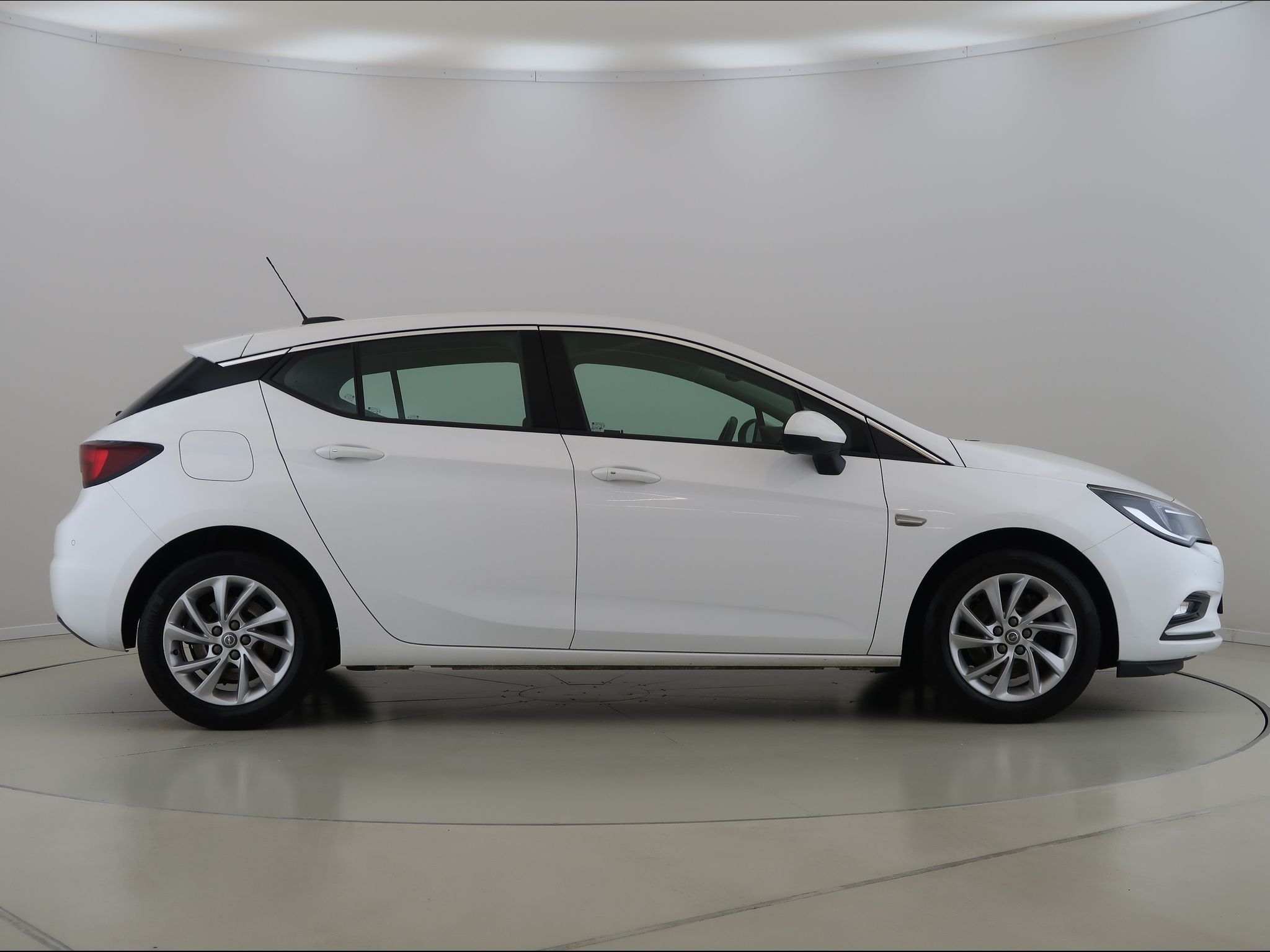 Opel Astra, 1.6CDTi,118KW,Manuál,CZ - fotka 4
