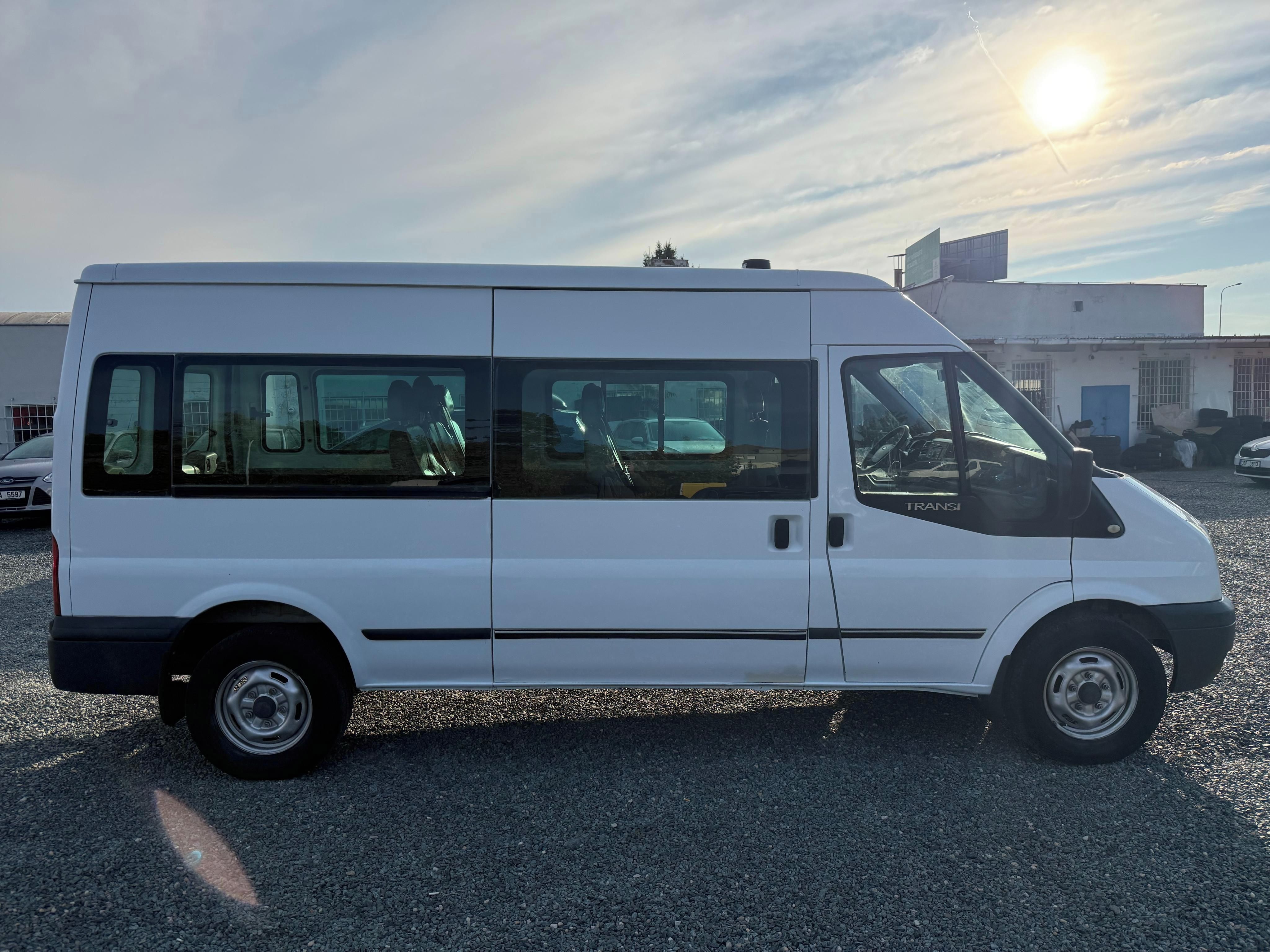 Ford Transit, 2.4 TDCi 85Kw 9-Míst L3H2 - fotka 6