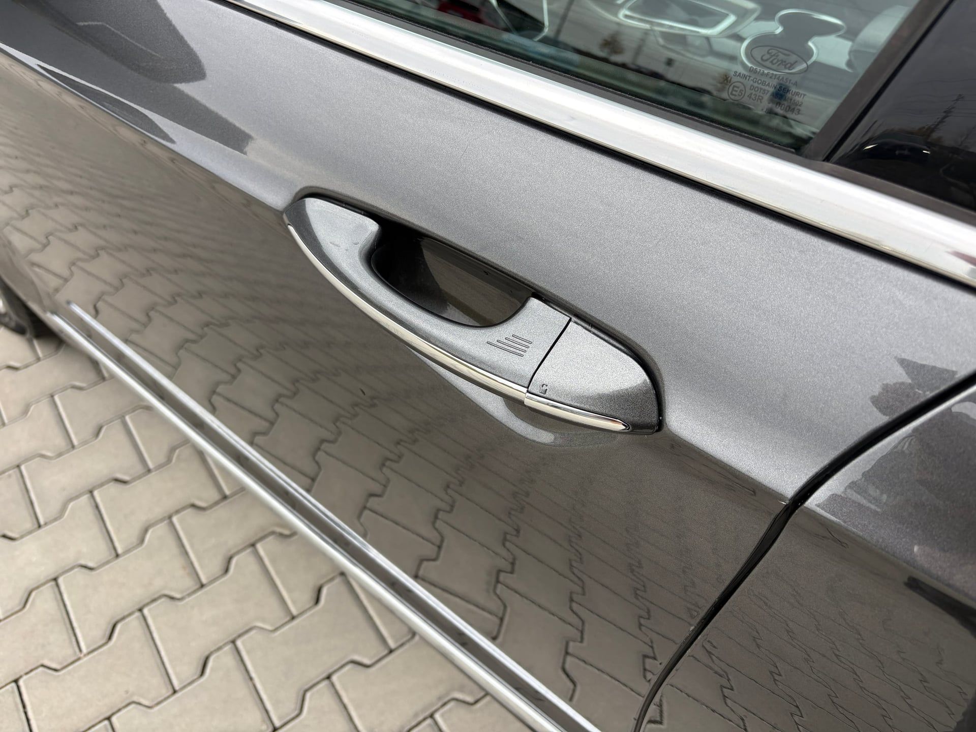 Ford Mondeo, Hybrid 2.0/eCVT/Vignale/servis - fotka 6