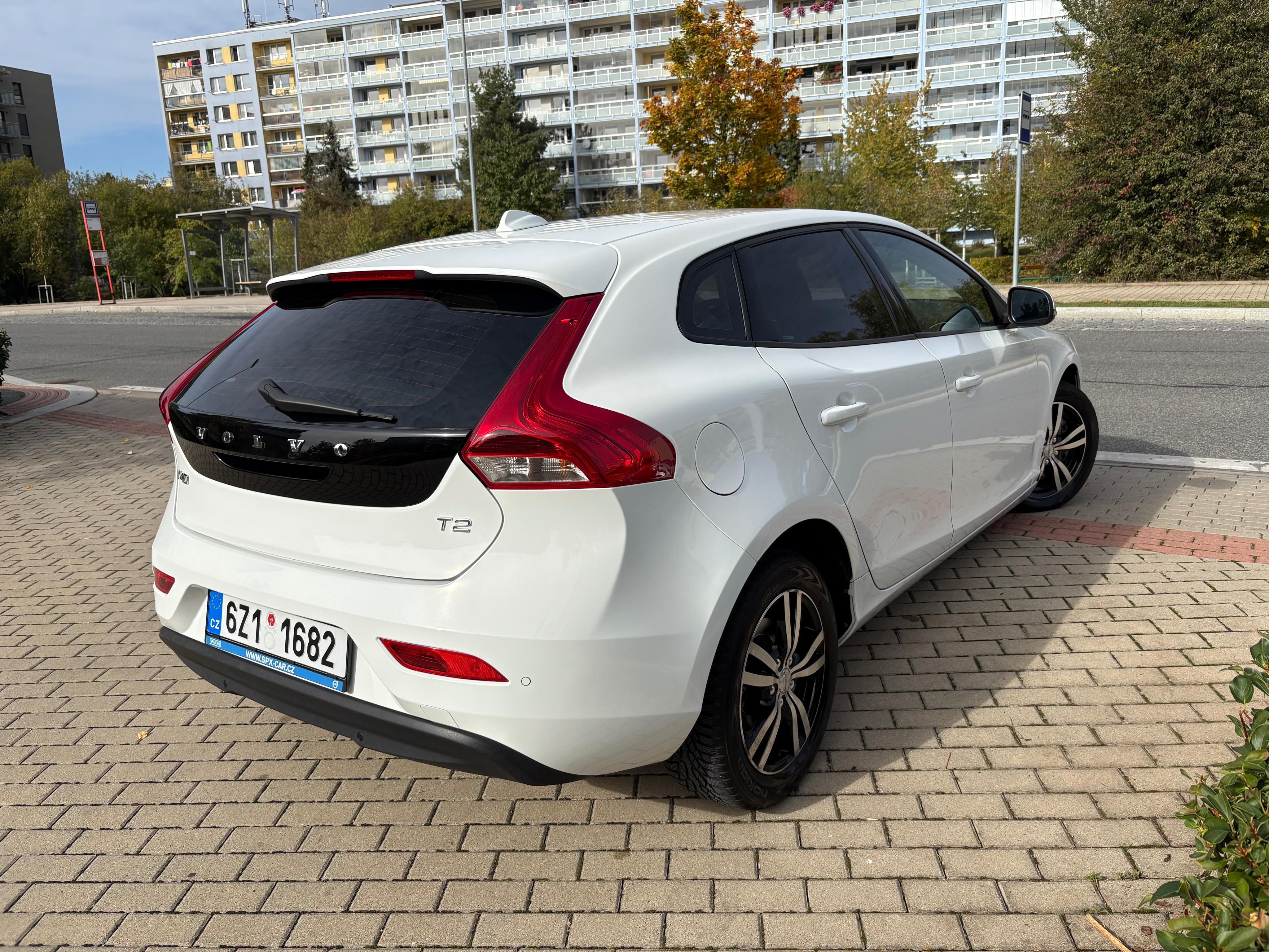 Volvo V40, T2 AUTOMAT - fotka 3