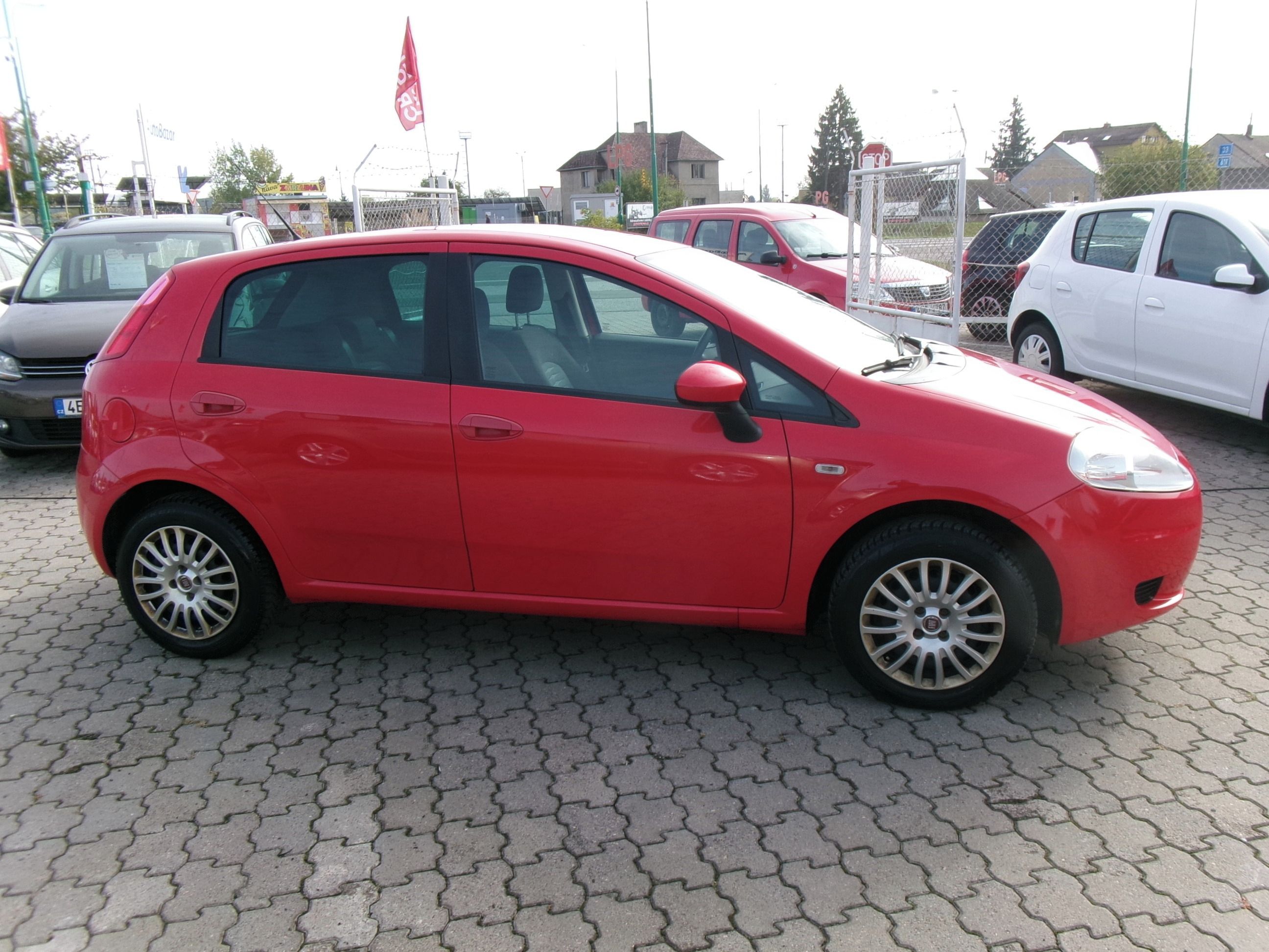Fiat Punto, 1.4i 1.maj.2x kola,serviska - fotka 3