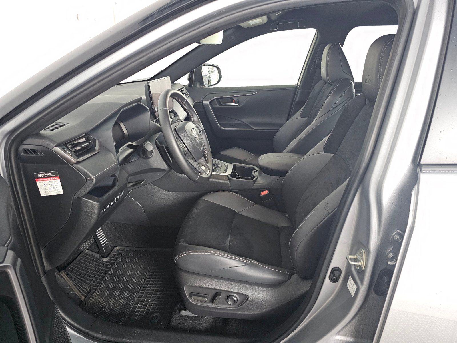Toyota Rav4, 2.5HEV 222k 4X4 GR SPORT - fotka 6