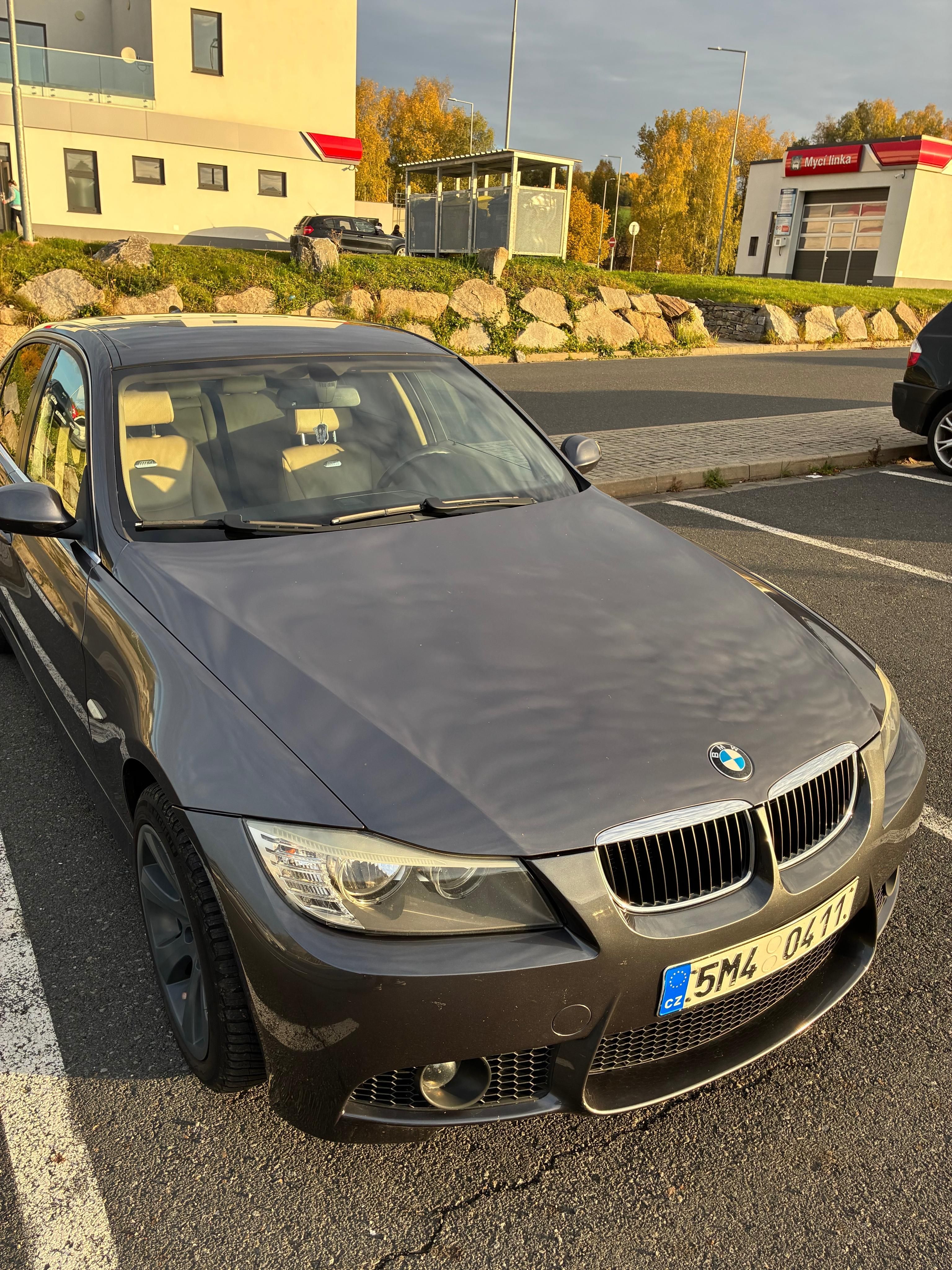 BMW Řada 3, E90 325i